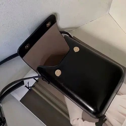 Japanese Brand Korean fashion black square flap bag crossbody bag Size ONE SIZE - 1 Thumbnail