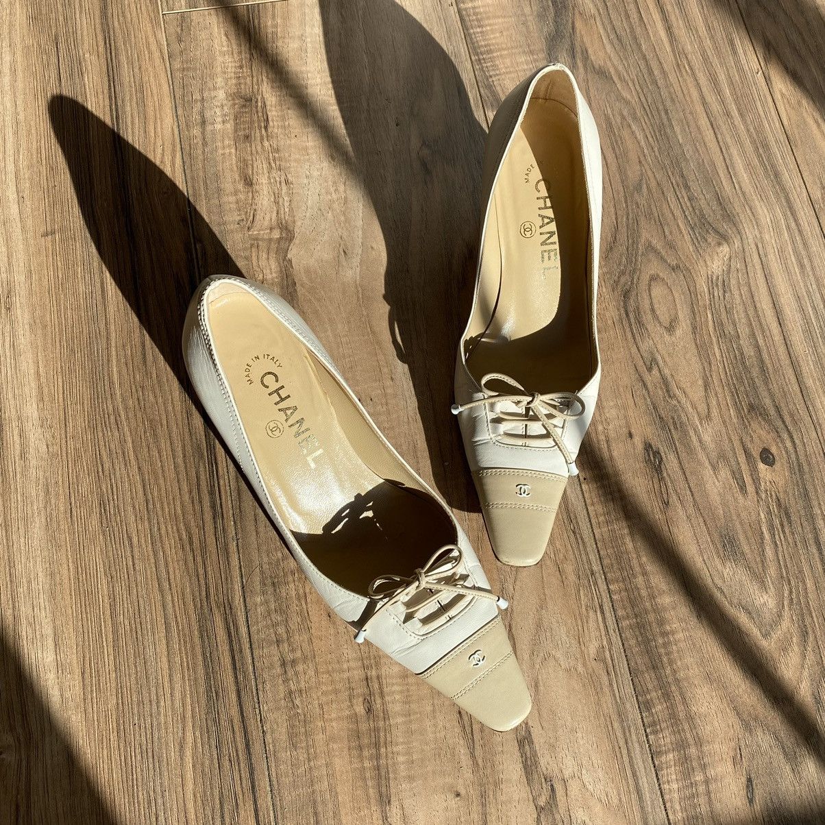 Chanel × Vintage Chanel 2003 Lace-up Bow Beige / White Pointed Toe Pumps Size US 6.5 / IT 36.5 - 1 Thumbnail