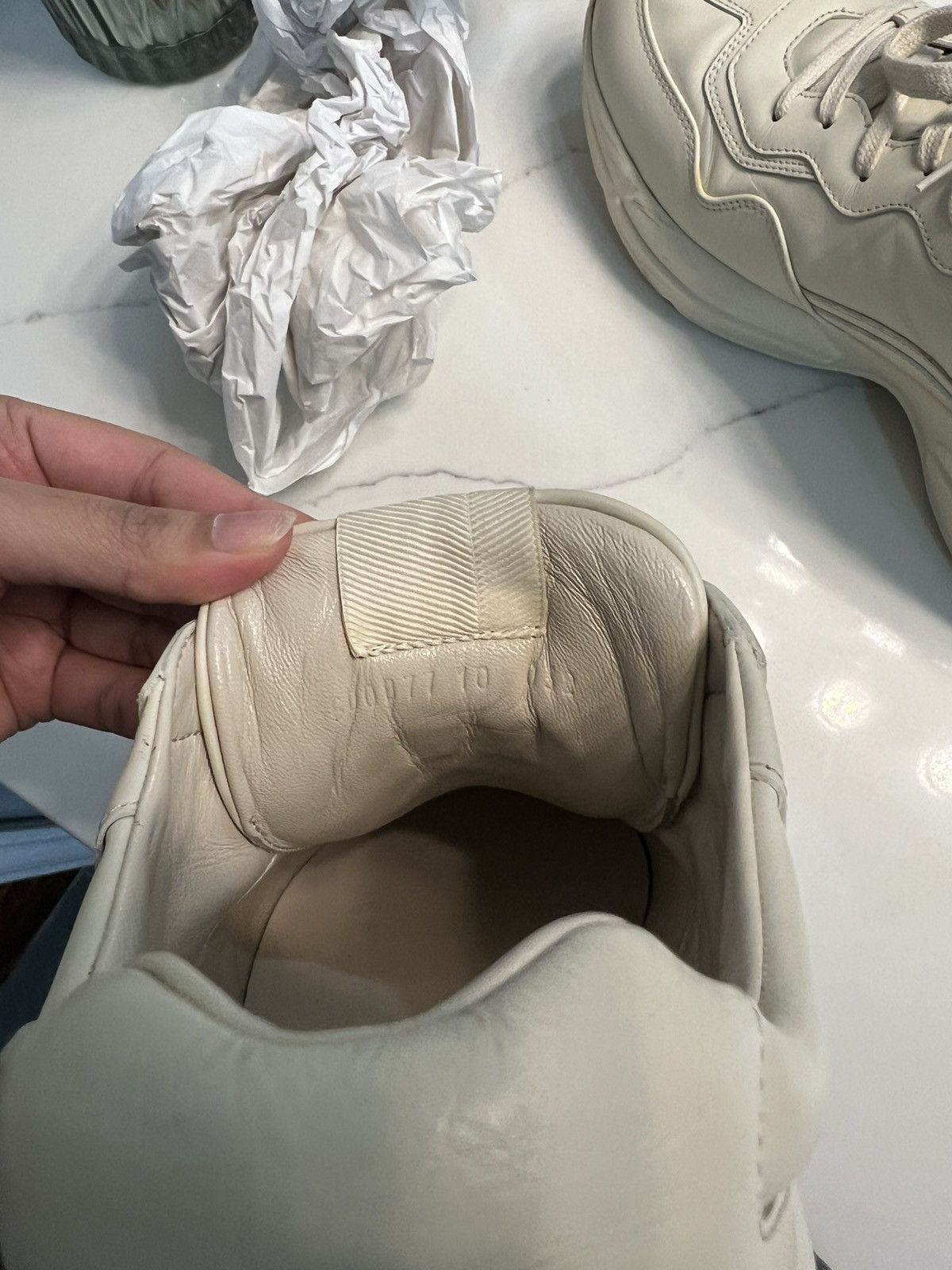 Gucci MEN'S RHYTON TRAINER WITH GUCCI LOGO Size US 10 / EU 43 - 17 Thumbnail
