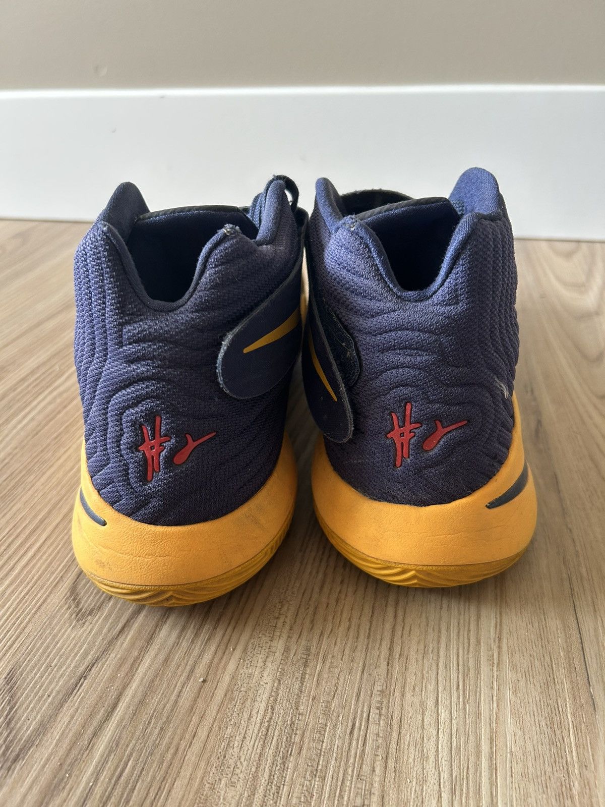 Nike Nike Kyrie 2 Cavs Basketball Shoes Size US 13 / EU 46 - 3 Thumbnail