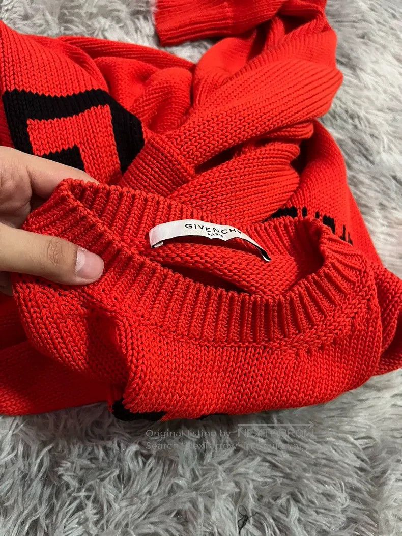 Givenchy Givenchy Showroom Knitted Sweater - Front Emblem Size US S / EU 44-46 / 1 - 8 Thumbnail