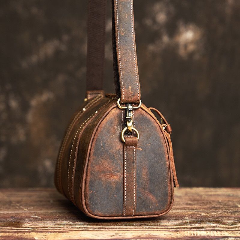 Japanese Brand Guinea Leather Shoulder Bag Size ONE SIZE - 2 Thumbnail