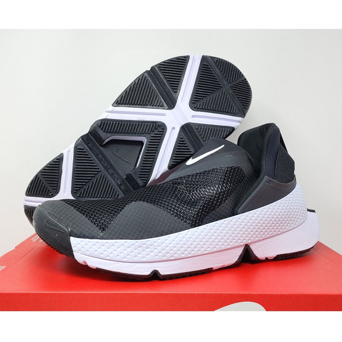 Nike DS Nike Flyease WMNS BLACK WHITE DR5540-002 Size US 10.5 / IT 40.5 - 1 Thumbnail