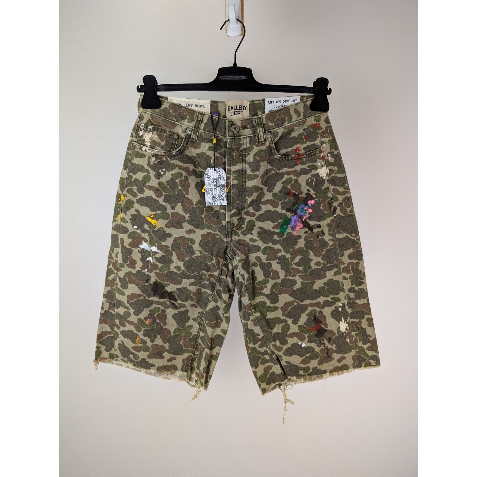 Gallery Dept. Gallery dept G patch camo cargo shorts | Grailed