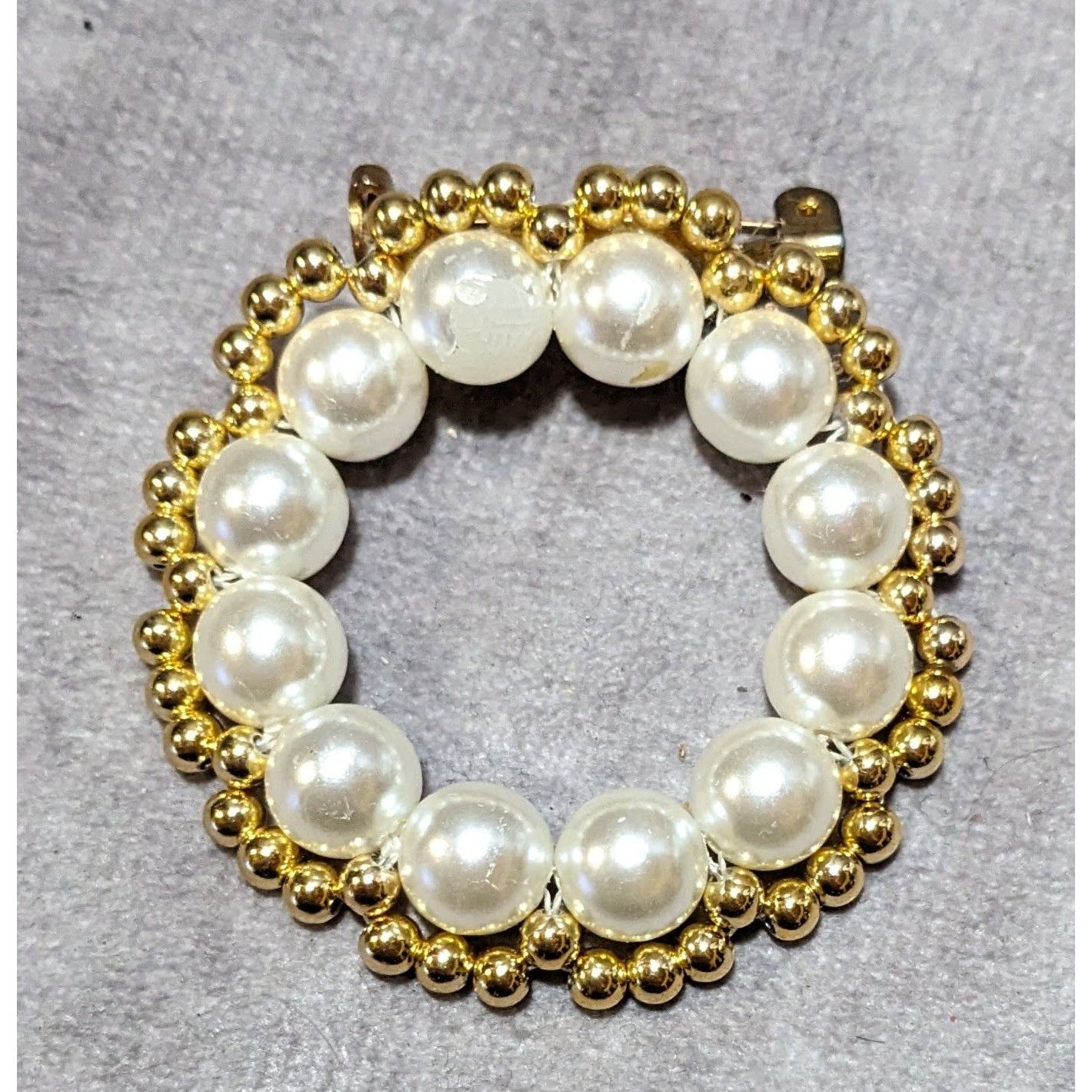 Other Handmade Beaded Gold Tone Faux Pearl Wreath Brooch Size ONE SIZE - 4 Thumbnail