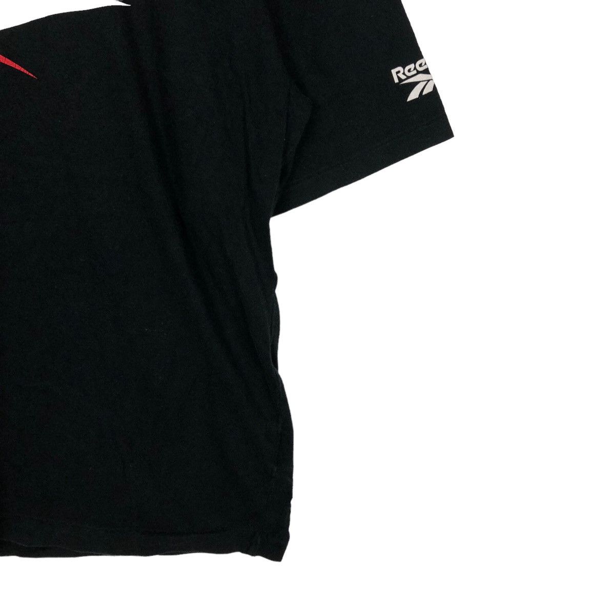 Japanese Brand VINTAGE SPORT REEBOK BIG LOGO T-SHIRT Size US M / EU 48-50 / 2 - 4 Thumbnail