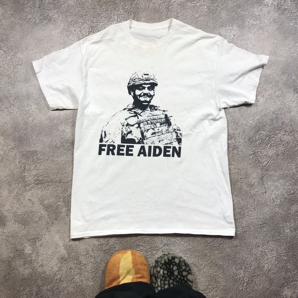 Vintage Vintage Graphic Tee Free Aiden Soldier Face Streetwear L Size US L / EU 52-54 / 3 - 1 Thumbnail