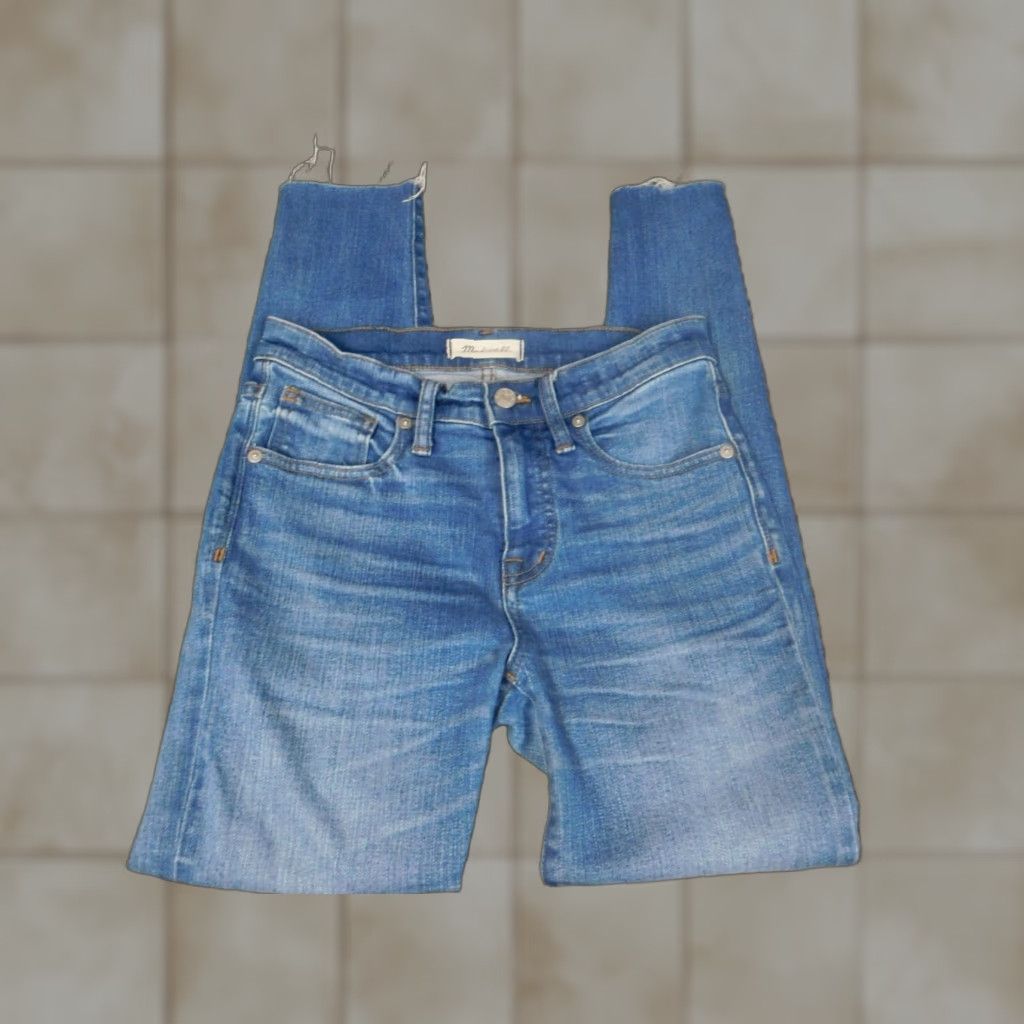 Madewell Madewell Jeans Womens 26 Slim Skinny Denim Blue Distressed Zip Inseam 26 Modern Designer Pockets Jeans Womens Menus? Size 26" / US 2 / IT 38 - 1 Thumbnail