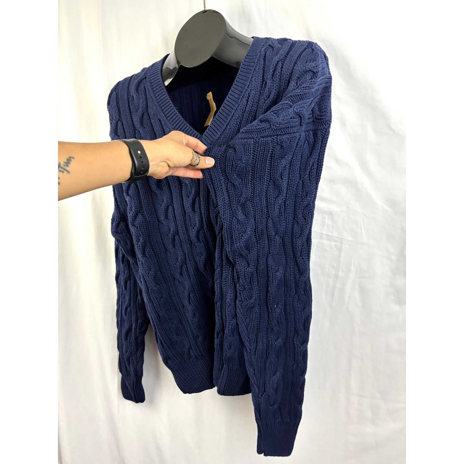 Abercrombie & Fitch Abercrombie & Fitch Cable Knit V-Neck Sweater XL Vintage Size US XL / EU 56 / 4 - 4 Thumbnail