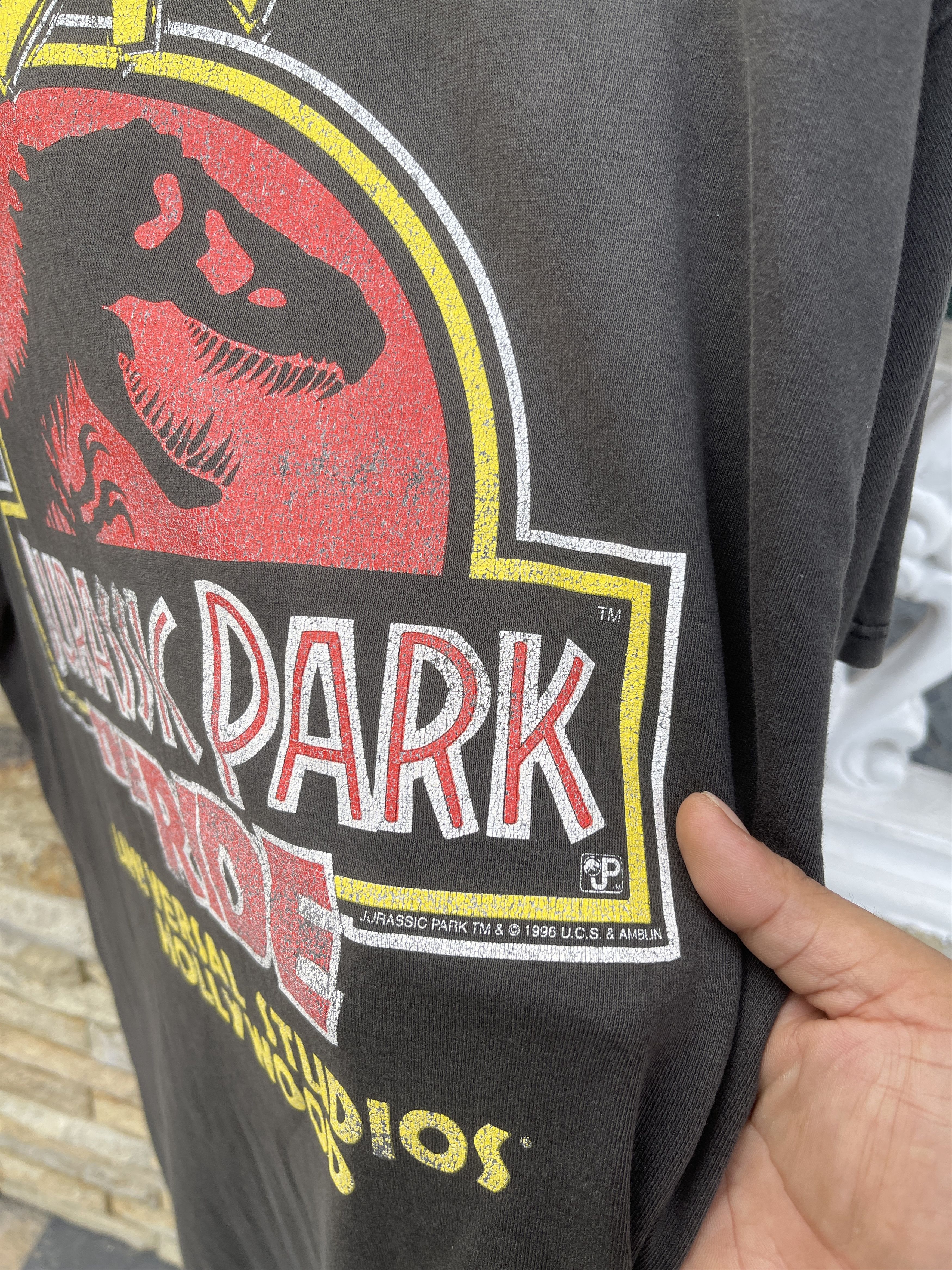 Universal Studios Rare🔥Faded🔥Vtg 90s Jurassic Park Universal Studio Tee Size US XXL / EU 58 / 5 - 1 Thumbnail