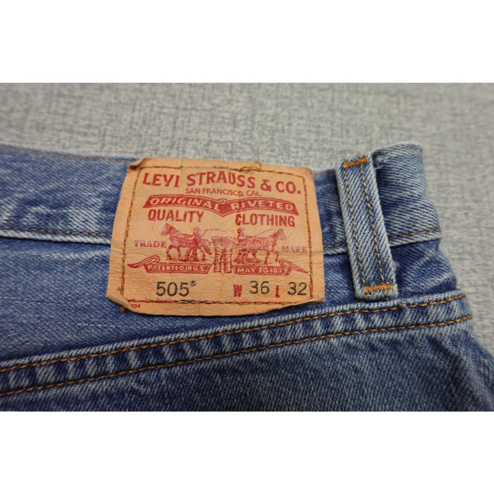 Levi's Levi’s 505 Jeans Mens 36x32 Blue Regular Fit Denim Medium Wash Straight Leg Y2K Regular Mens Leather Patch Pockets Zipper Fly Cotton Vintage No Size US 36 / EU 52 - 3 Thumbnail