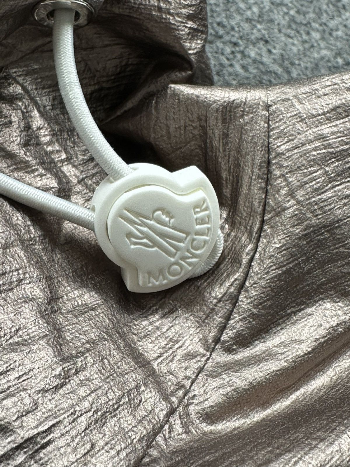 Moncler Moncler - Eschamali Giubbotto - Hooded Metallic Jacket Size M / US 6-8 / IT 42-44 - 6 Thumbnail