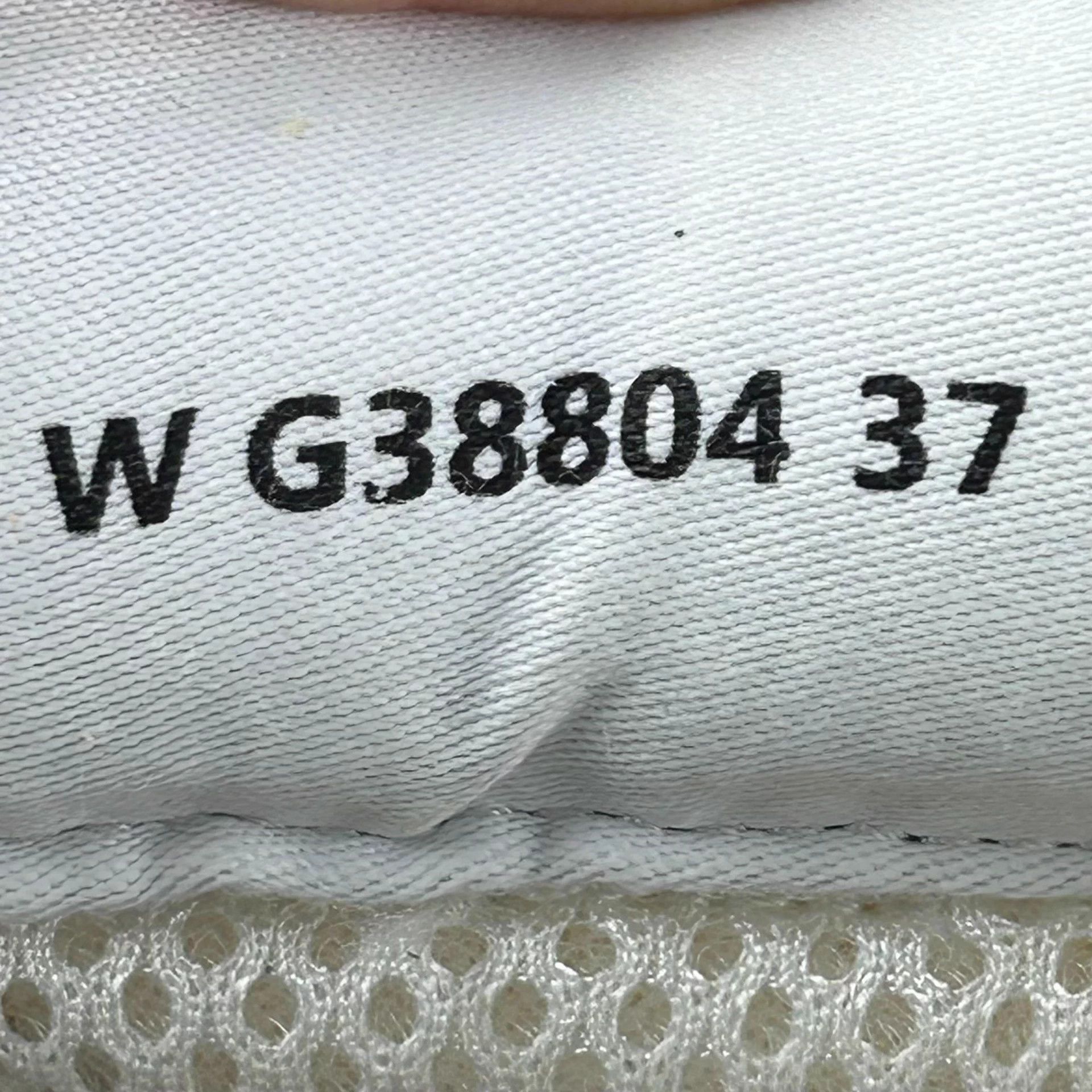 Chanel Chanel Blue White Classic CC Casual Sneakers Size US 6 / IT 36 - 7 Thumbnail
