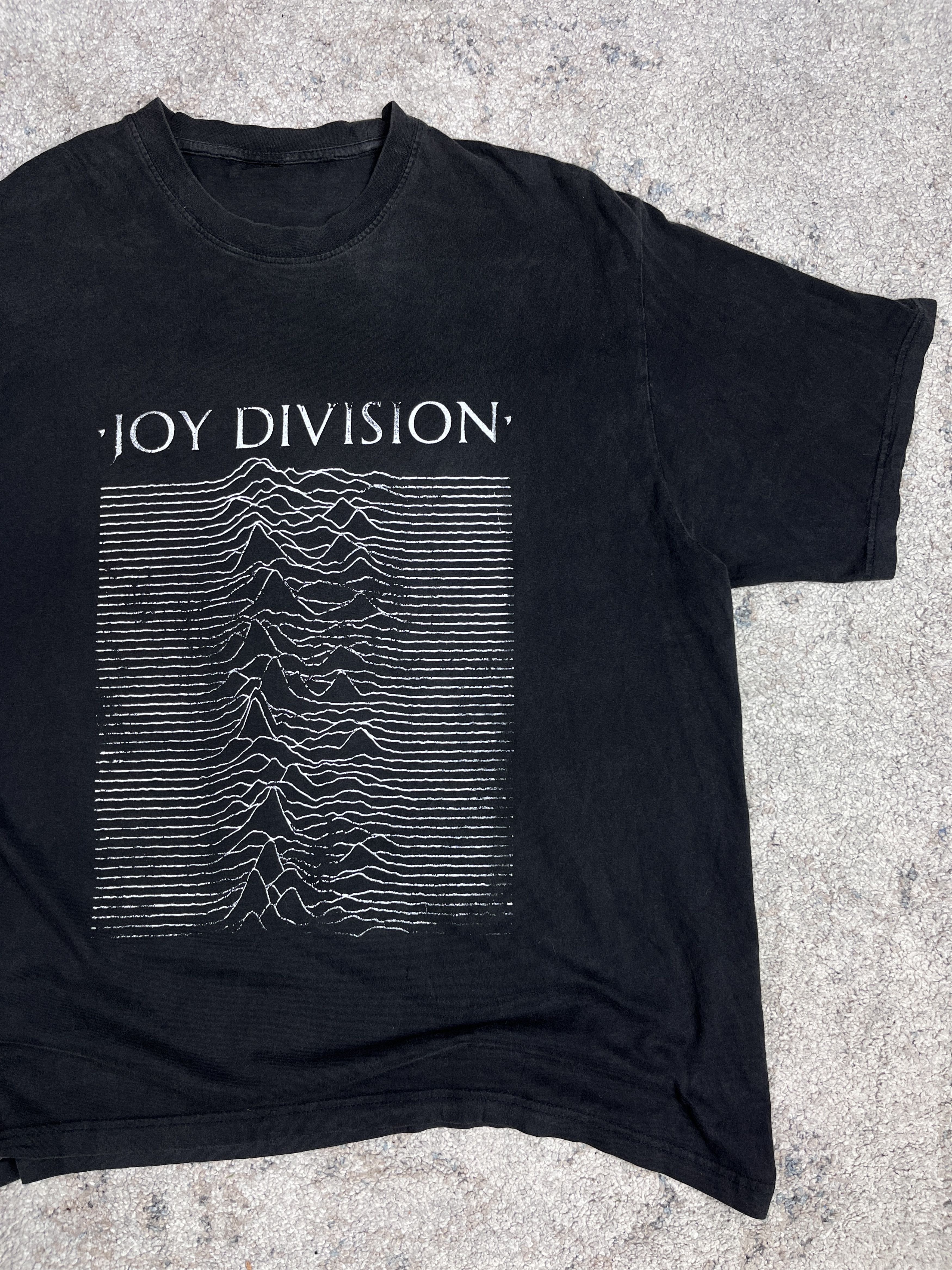 Band Tees 1990s JOY DIVISION UNKNOWN PLEASURES FADED TEE - № 996 Size US L / EU 52-54 / 3 - 2 Thumbnail