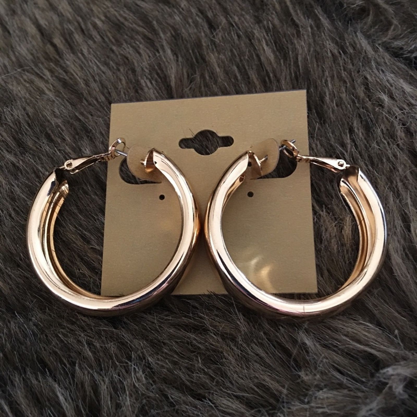 Vintage Vintage gold tone mirror finish wide hoop earrings Size ONE SIZE - 2 Thumbnail