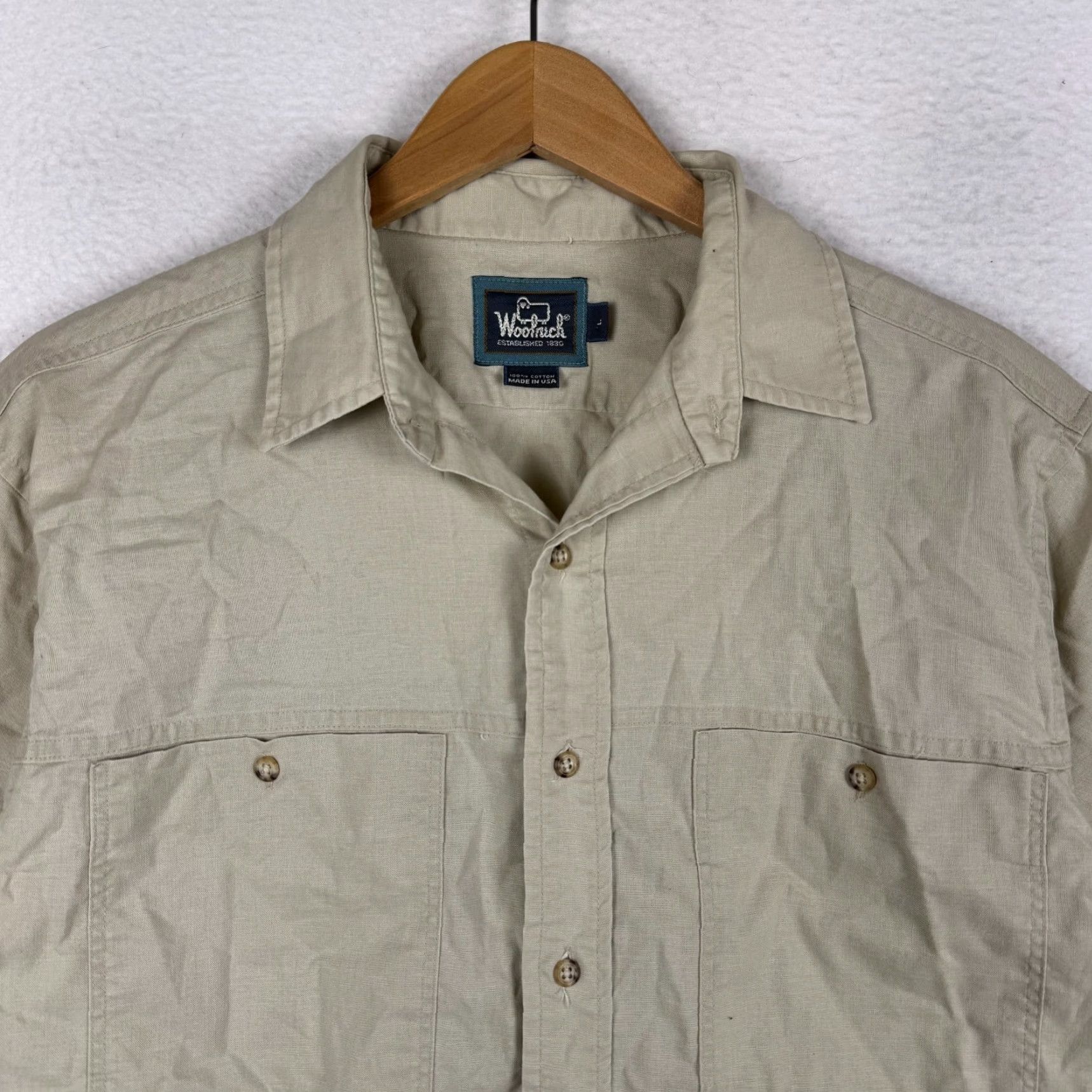Vintage VINTAGE Woolrich Mens Large Tan Cotton Short Sleeve Button Up Made USA Shirt 60s 70s Casual Outdoor Pockets Modeled Men's Clothing Beige Body Size US 33 - 2 Thumbnail