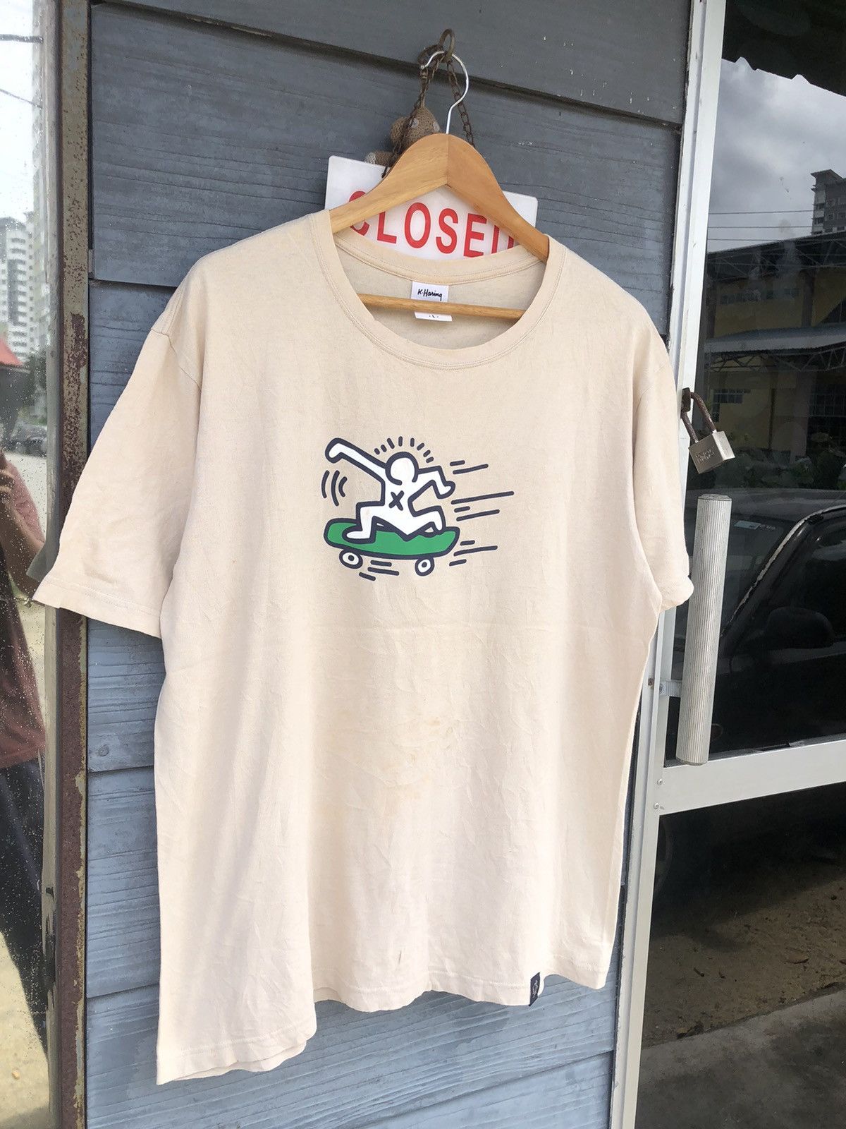 Japanese Brand × Keith Haring × Vintage Vintage Y2K Keith Haring X Uniqlo Skateboarding Backhit Tee Size US L / EU 52-54 / 3 - 6 Thumbnail