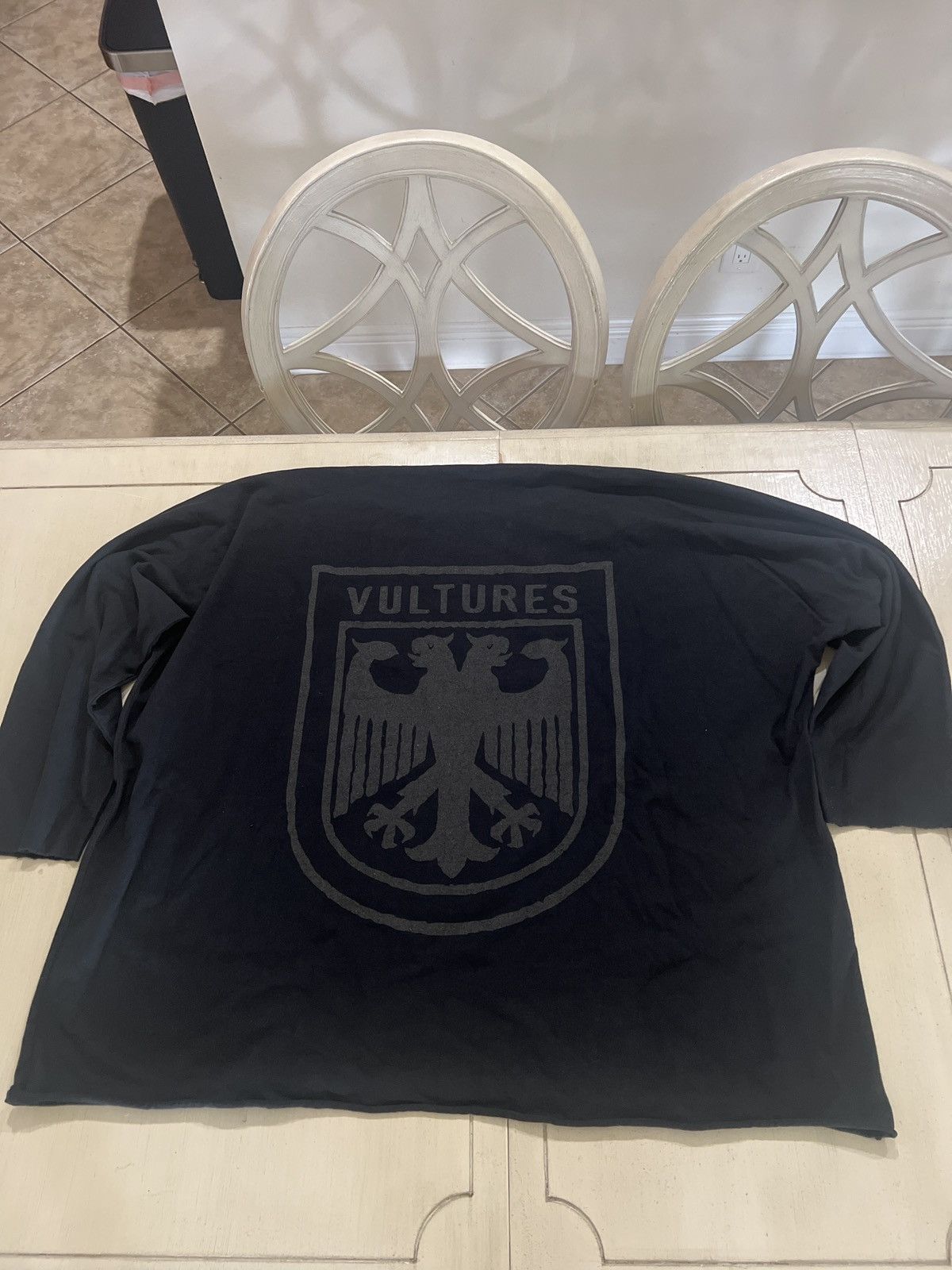 Kanye West × Yeezy Kanye West VULTURES Long sleeve size 3 Size US L / EU 52-54 / 3 - 1 Thumbnail