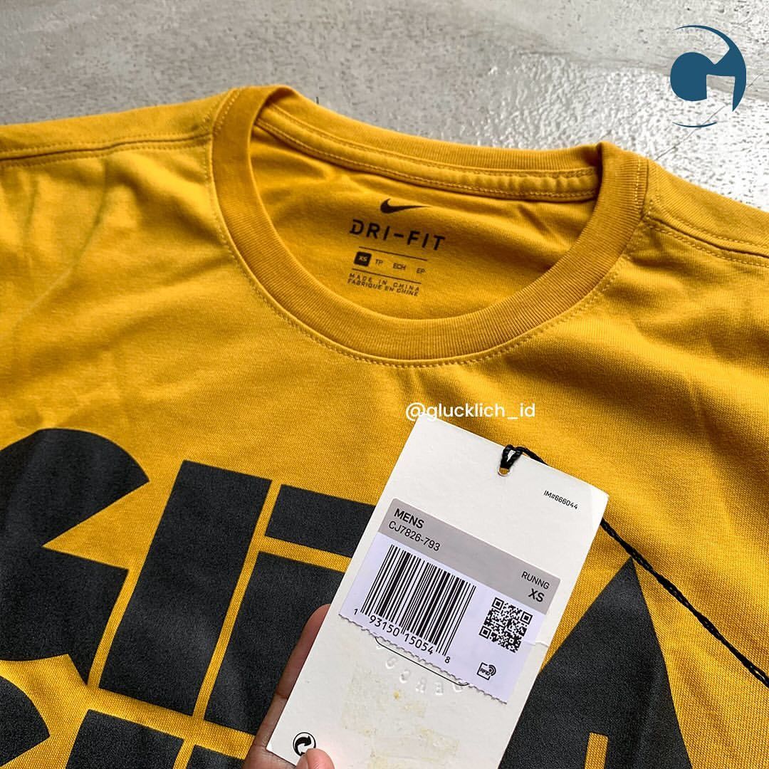 Gyakusou × Nike Nike, X Gyakusou “GIRA” Running Tee in Mineral Yellow Size US XS / EU 42 / 0 - 3 Thumbnail