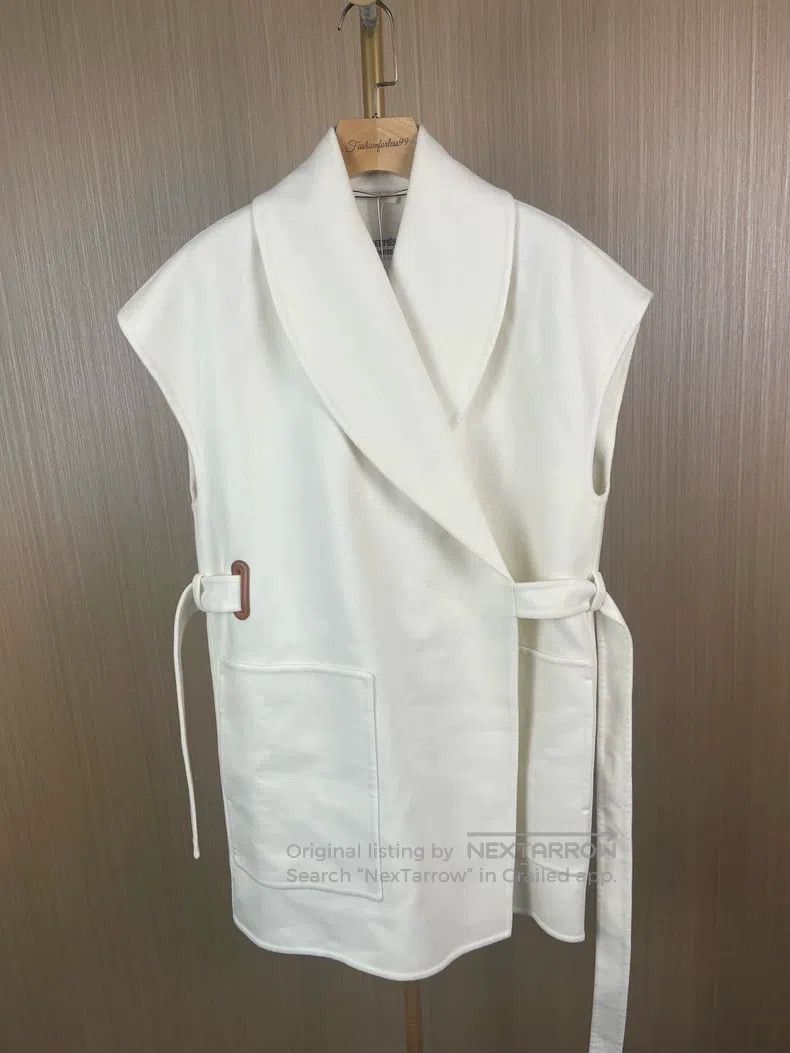 Hermes Hermes White Sleeveless Cashmere Coat Size M / US 6-8 / IT 42-44 - 1 Thumbnail