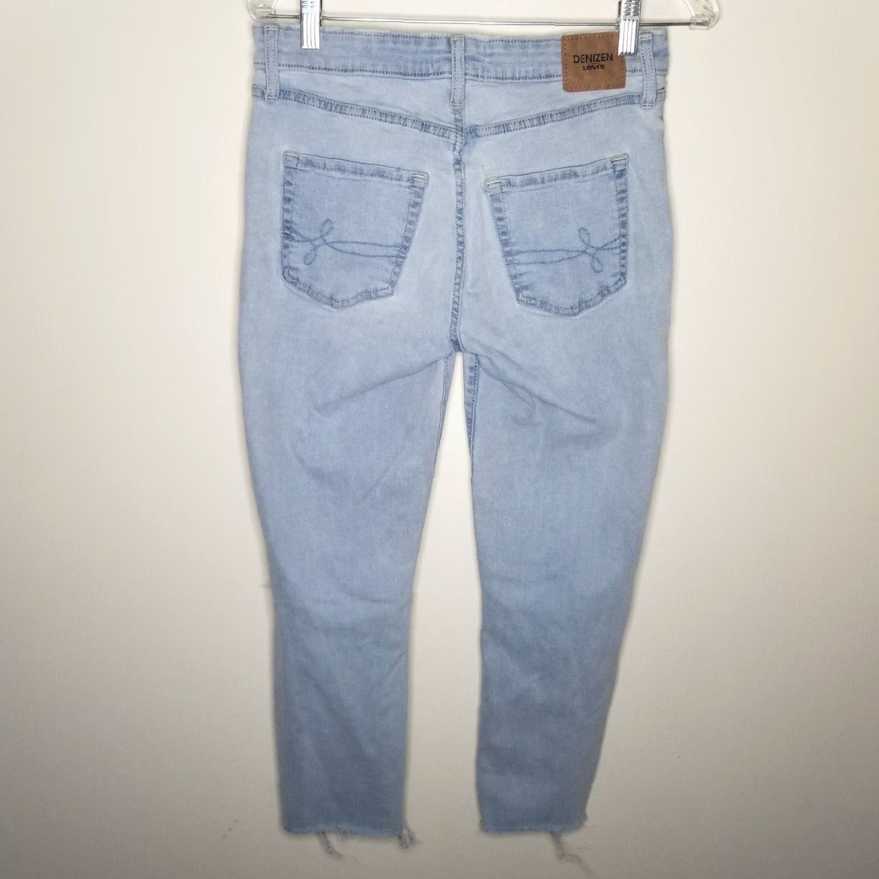 Levi's Levi's Distressed Boyfriend Jeans Women's Size 8 Mid Rise Blue Size 30" / US 8 / IT 44 - 4 Thumbnail
