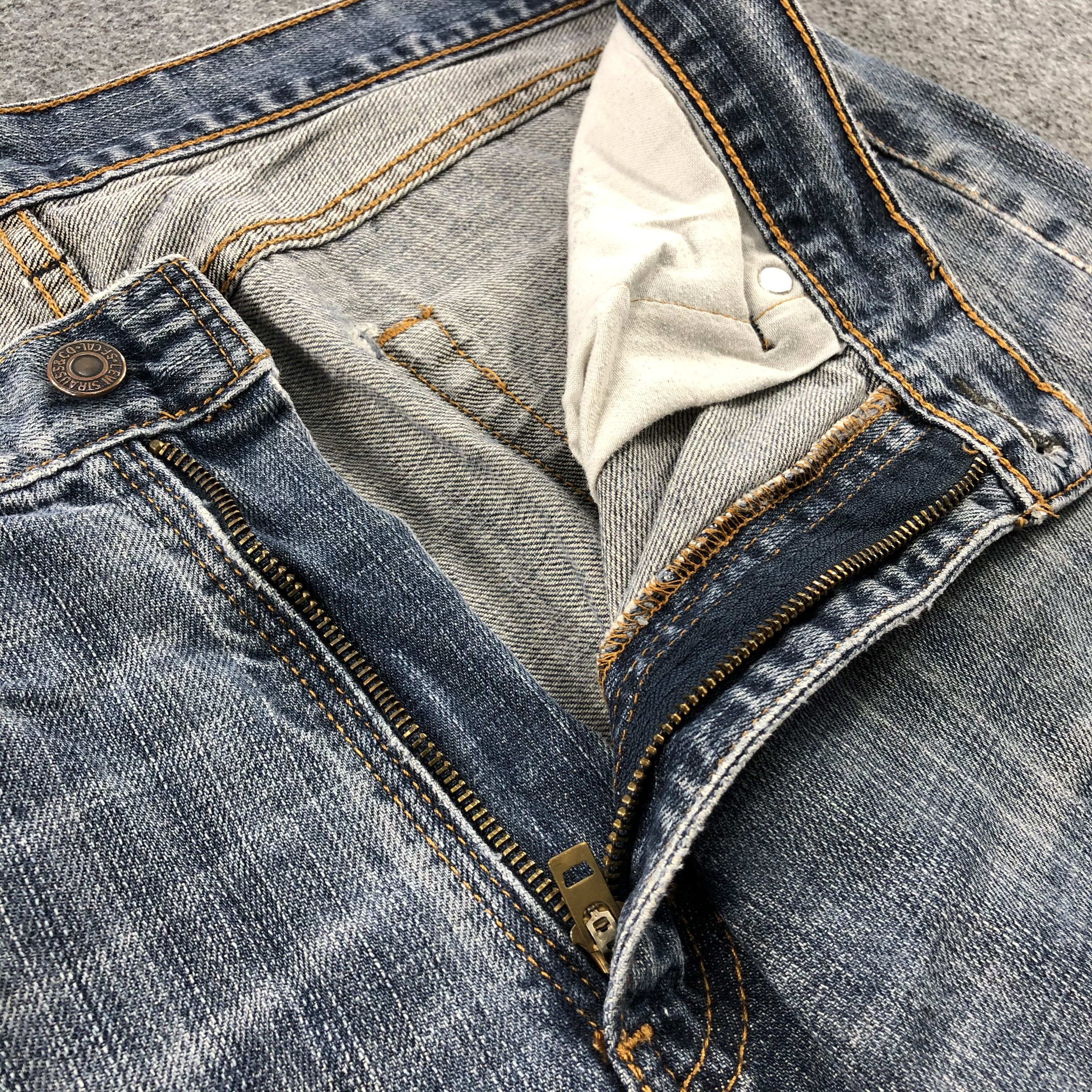 Levi's × Vintage Vintage Blue Wash Levis 505 Jeans-JM1754 Size US 39 - 8 Thumbnail
