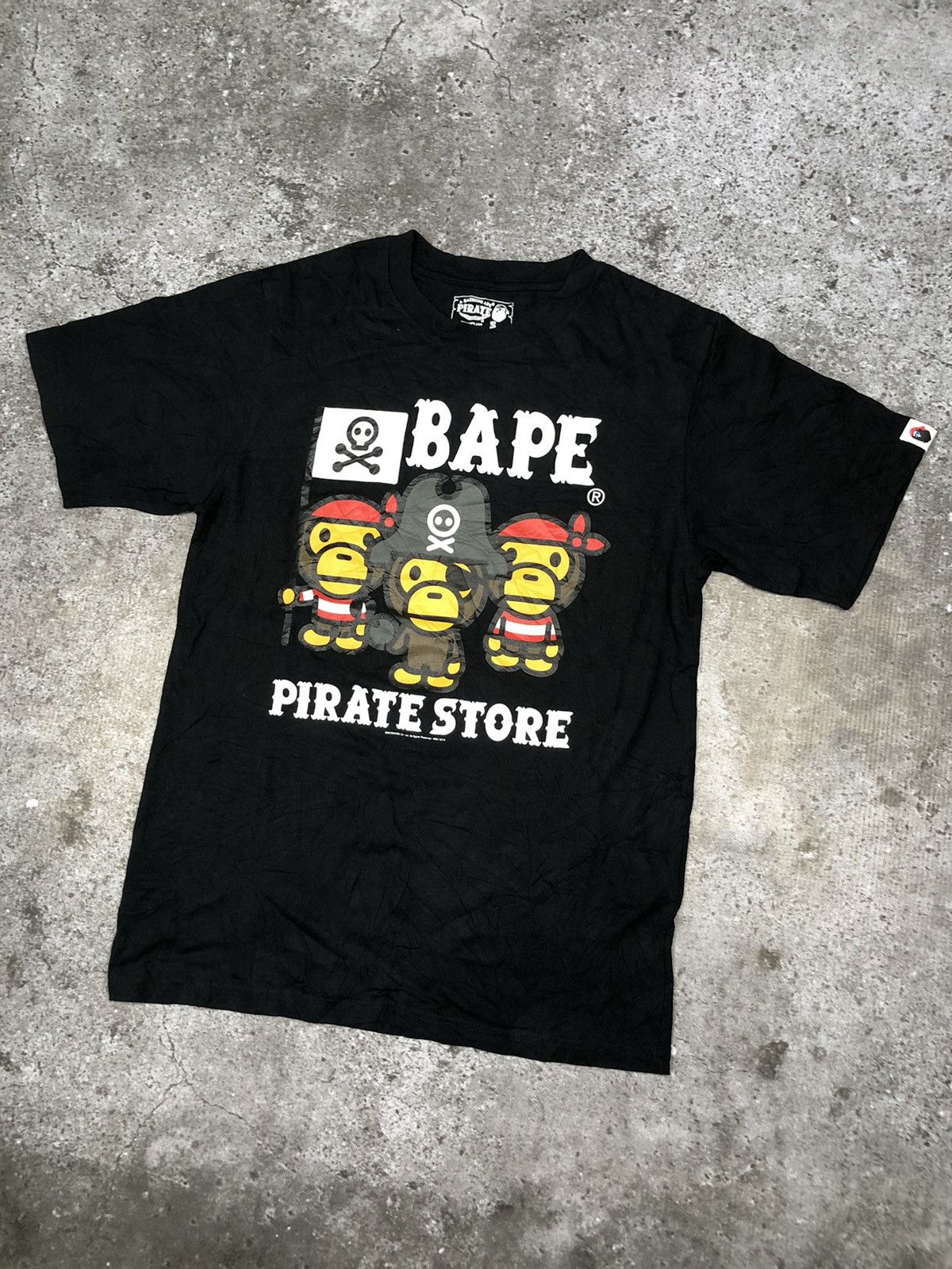 BAPE PIRATSTORE TEE