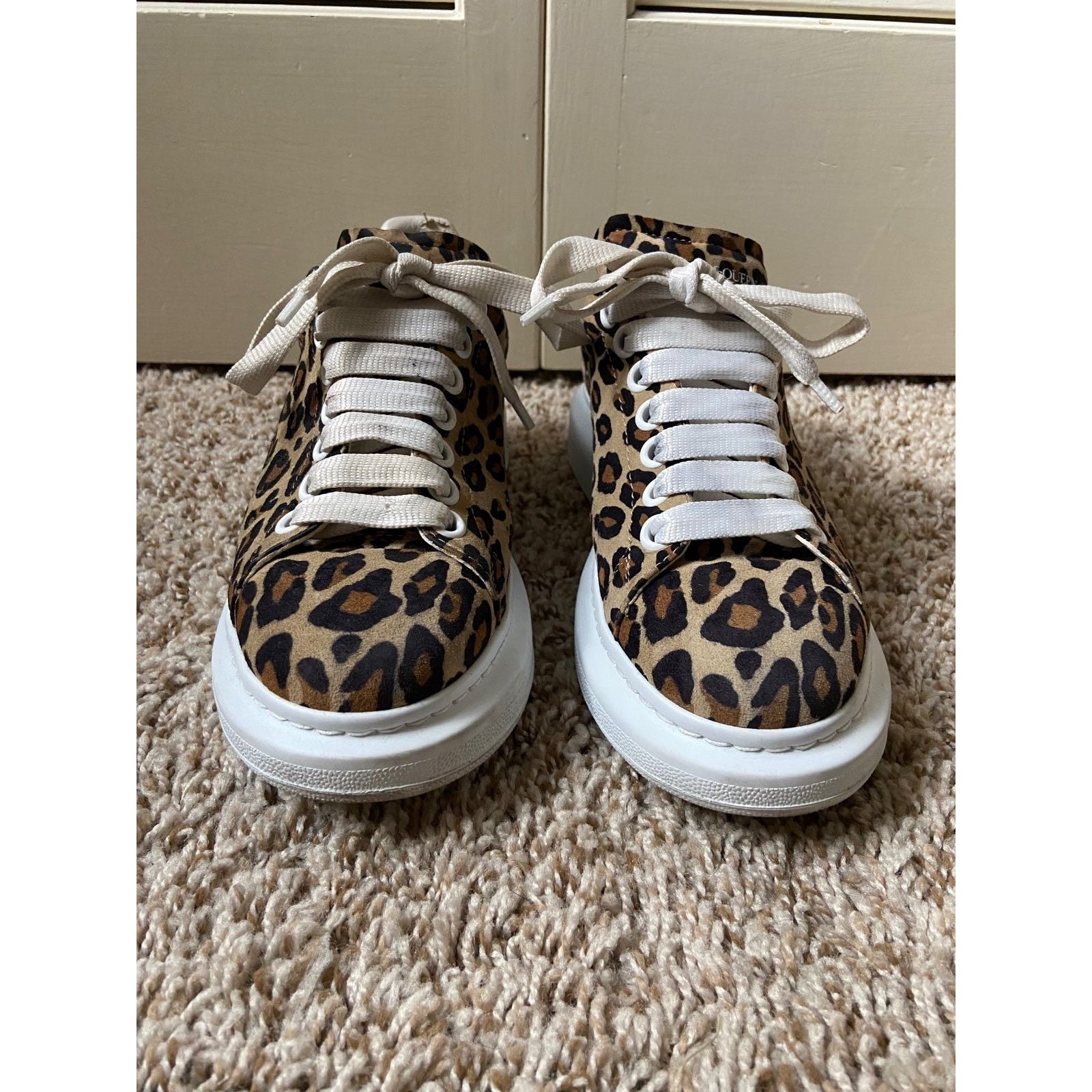 Alexander McQueen Alexander McQueen Oversized White Leather Shoes Leopard 37D Size US 7 / IT 37 - 2 Thumbnail