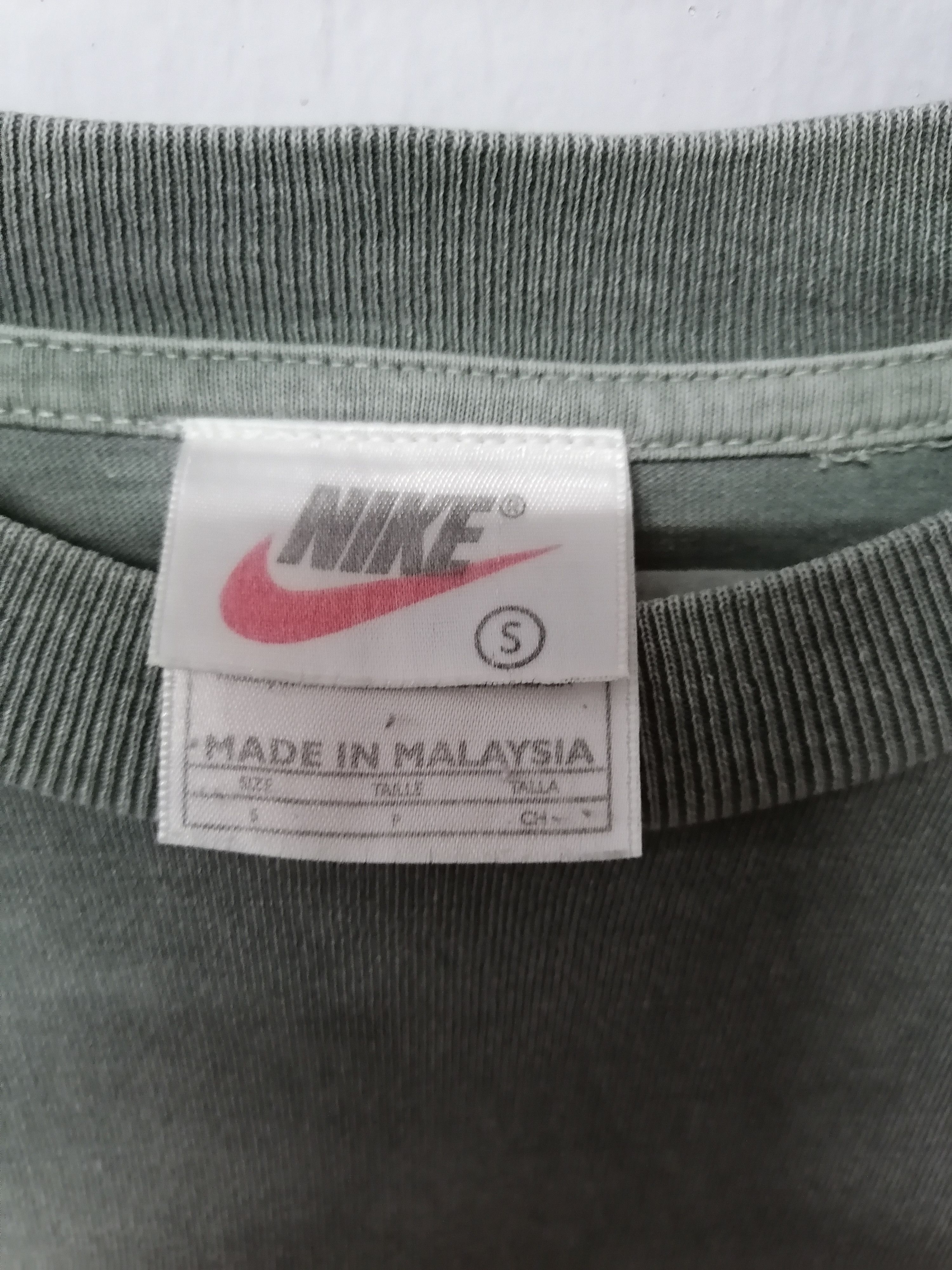Nike Trashed Faded Vintage 90s Nike Tee Size US S / EU 44-46 / 1 - 5 Thumbnail