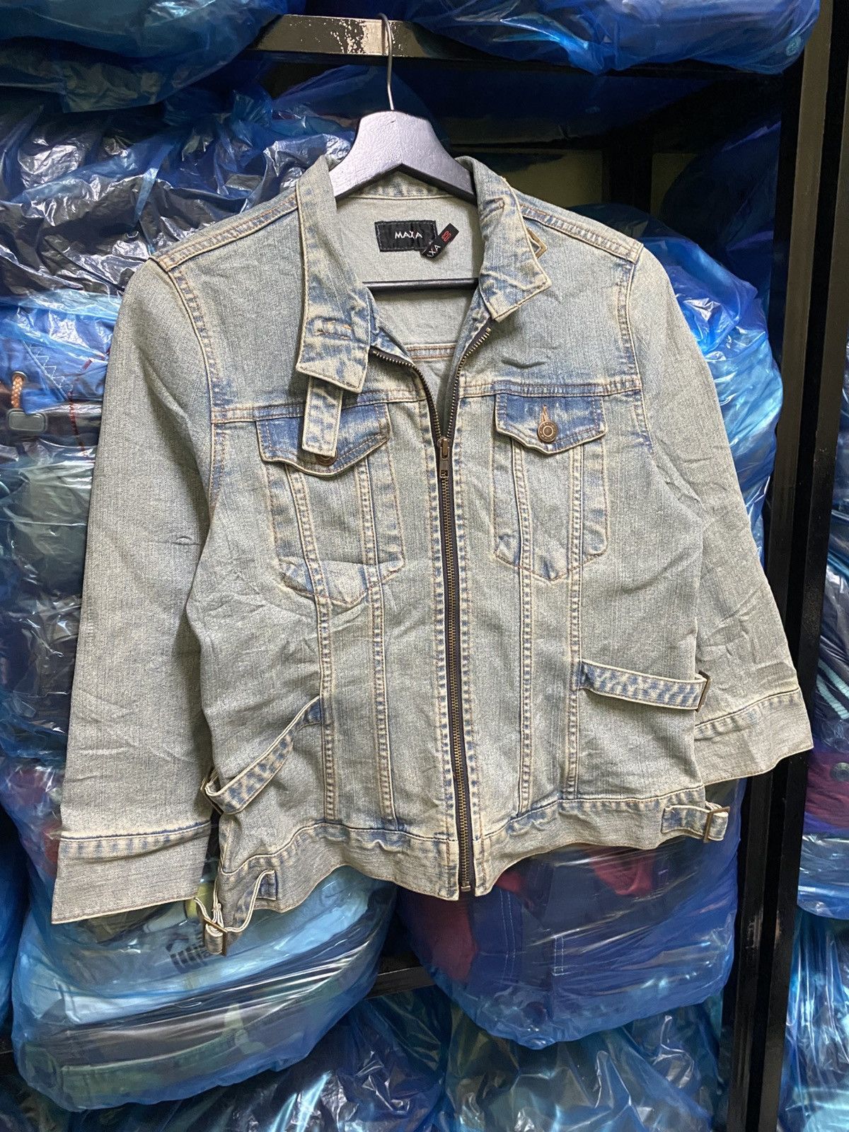 Vintage Vintage Y2K MAXA Light Wash Denim Jacket Adjustable Buckles Size M / US 6-8 / IT 42-44 - 5 Thumbnail