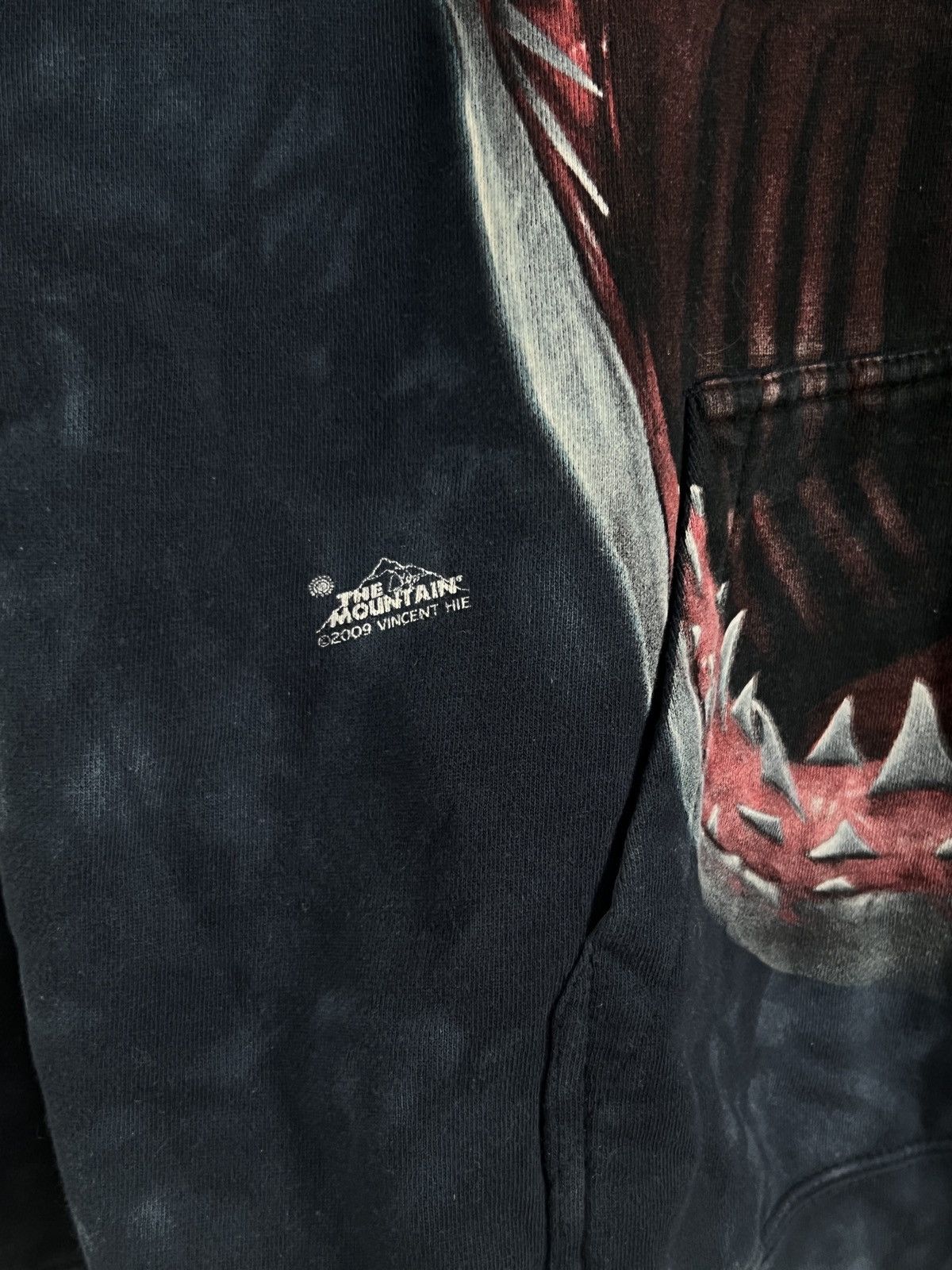 The Mountain THE MOUNTAIN HOODIE 2009 GREAT WHITE SHARK RARE Size US XL / EU 56 / 4 - 4 Thumbnail