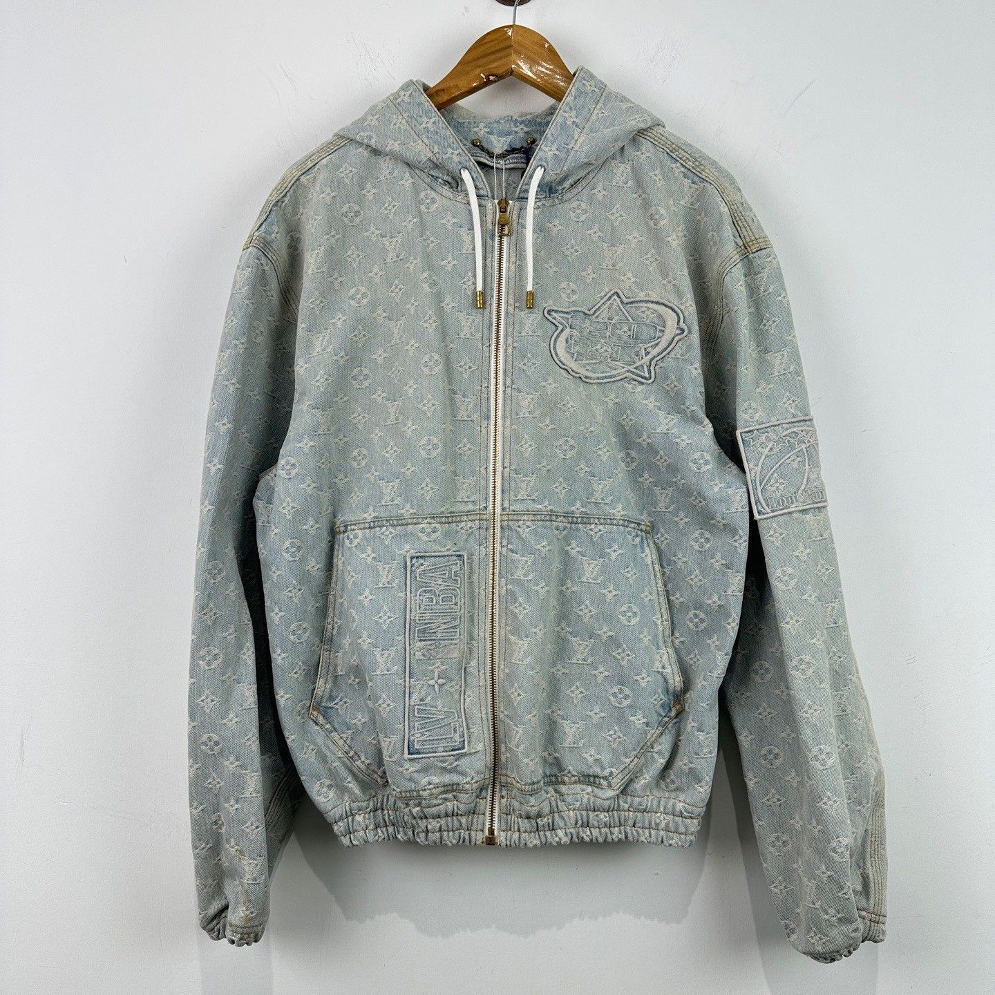 Louis Vuitton Louis Vuitton NBA Limited Full Logo Denim Jacket Size US XXS / EU 40 - 1 Thumbnail