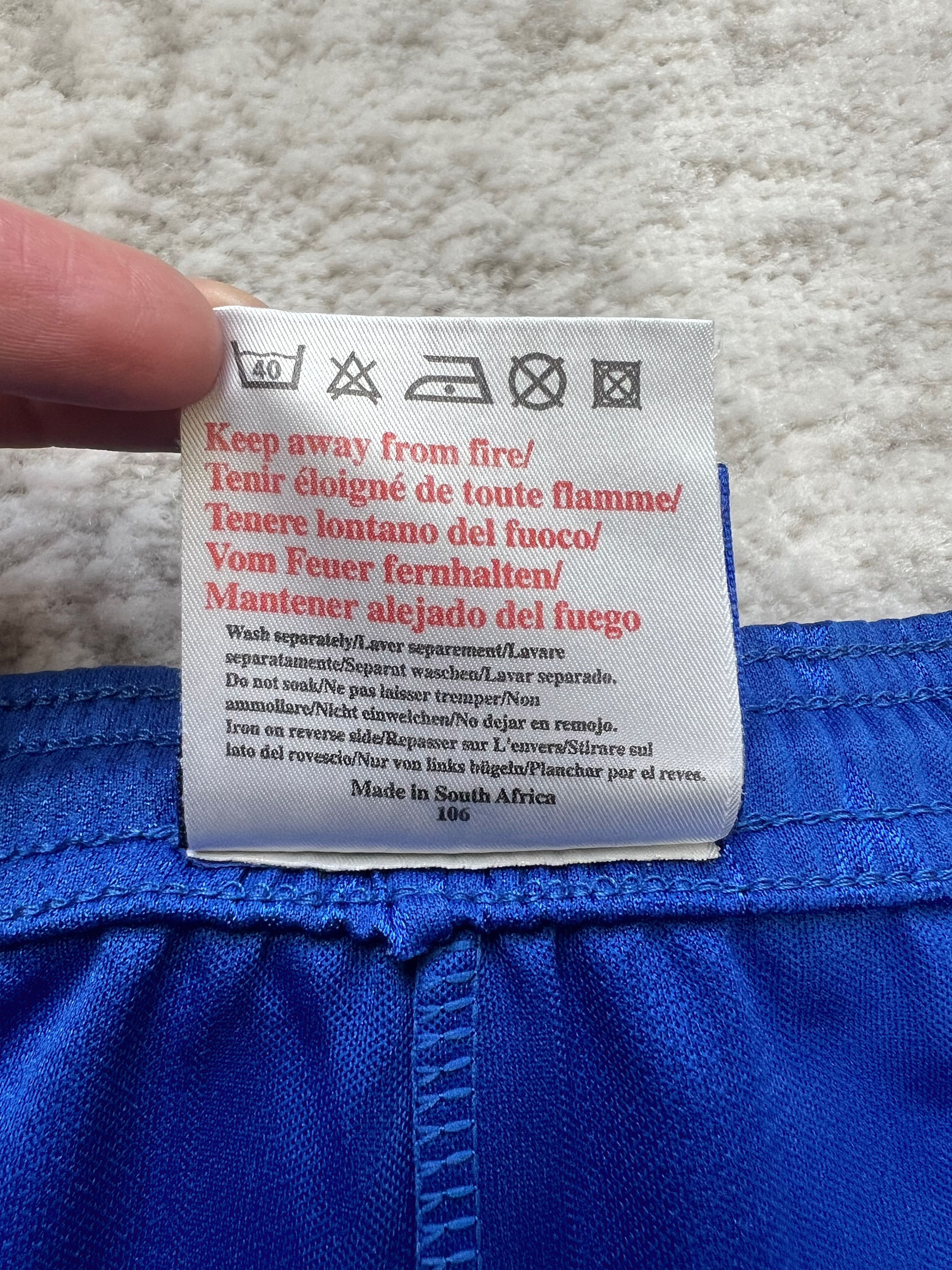 Umbro × Vintage Vintage Umbro Diamond Pattern Football Soccer Shorts Size US 36 / EU 52 - 16 Thumbnail