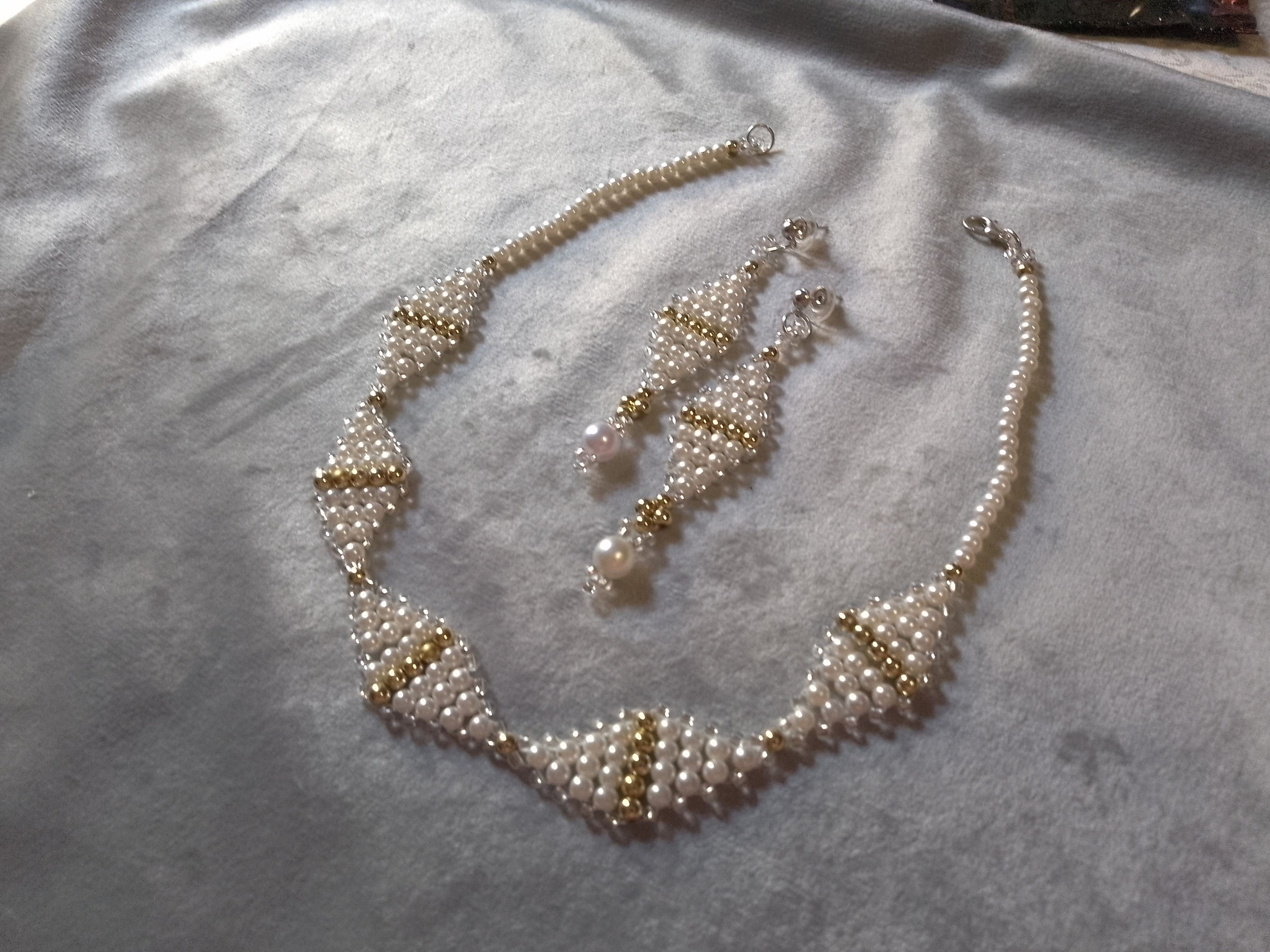 Handmade Necklace. Earrings Pearls White/Gold. Elegant Size ONE SIZE - 1 Thumbnail