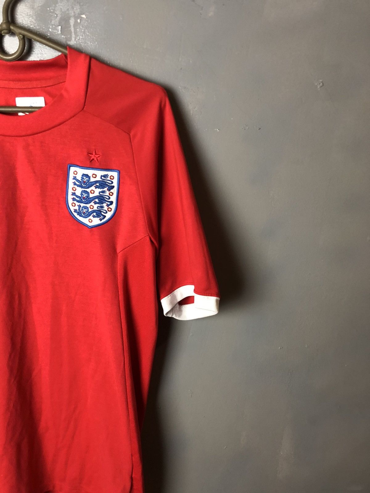 Umbro Vintage men’s soccer jersey Umbro England Size US S / EU 44-46 / 1 - 3 Thumbnail
