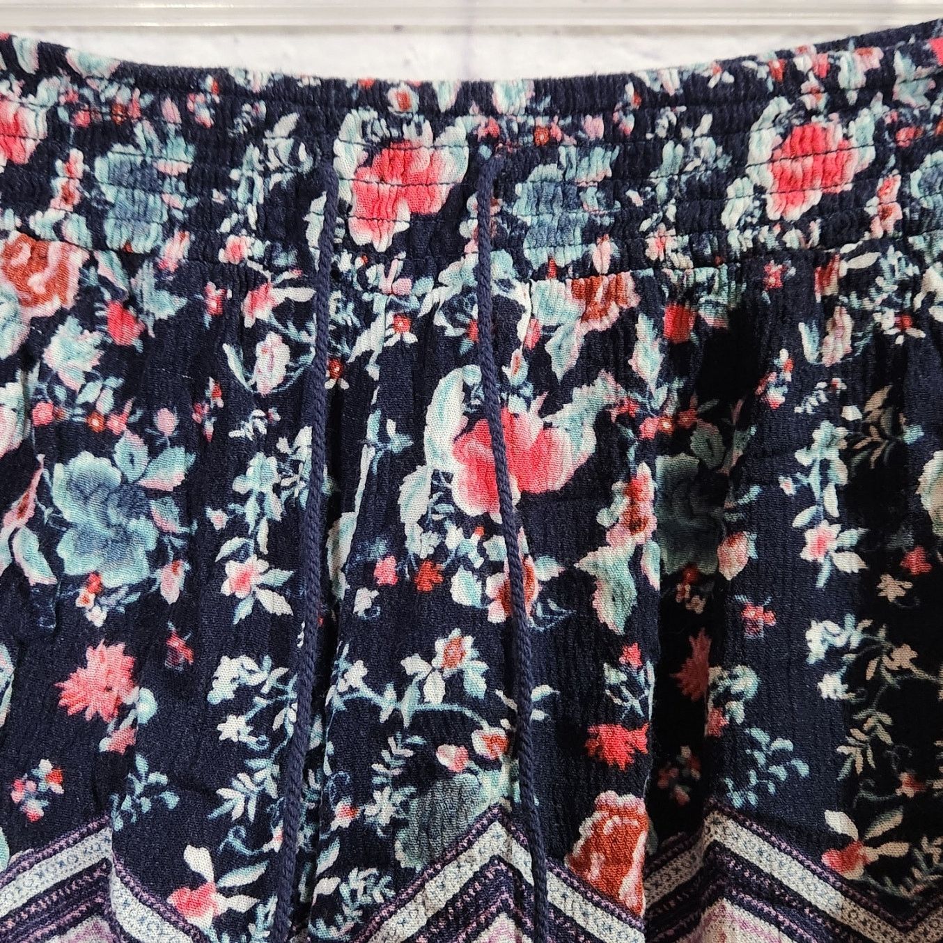 Other No Boundaries Blue Pink Floral Elastic Waist 11 Juniors Size 26" / US 2 / IT 38 - 3 Thumbnail