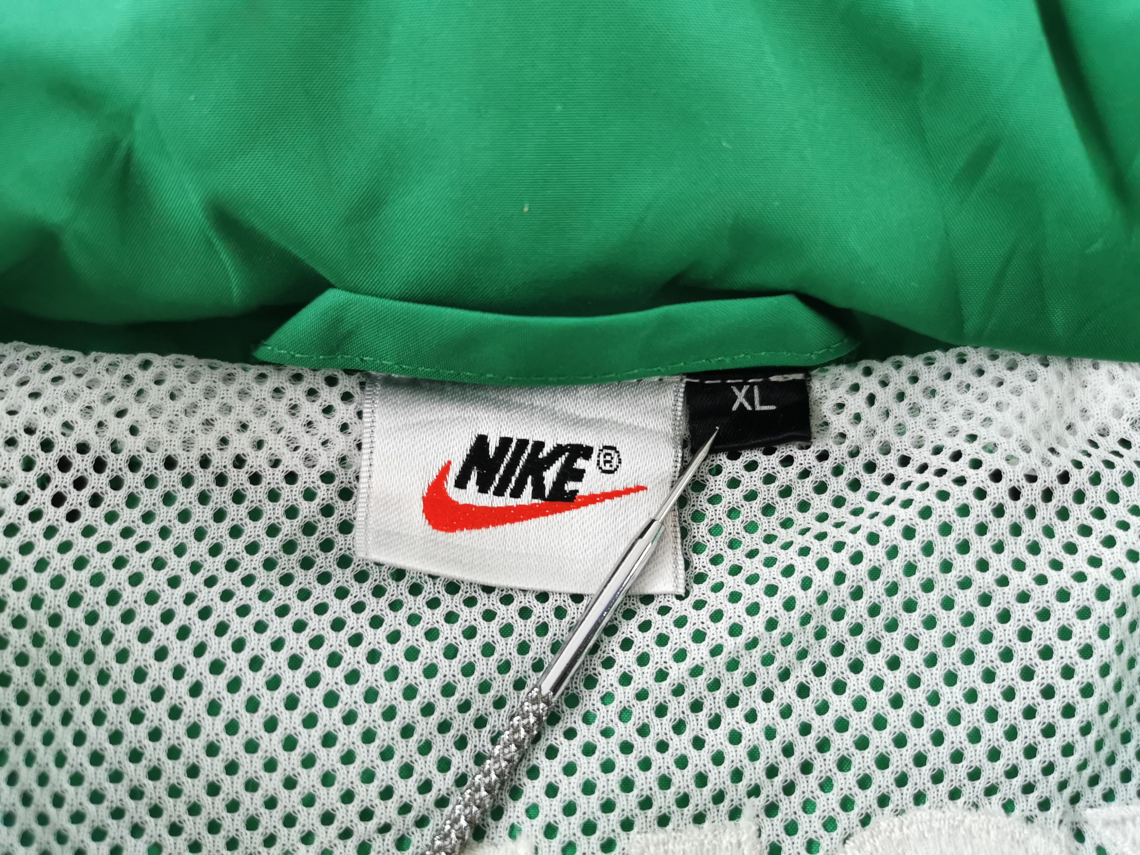 Nike Nike Yomiuri Nippon FC Verdy Colorblock Windbreaker Jacket Size US XL / EU 56 / 4 - 8 Thumbnail