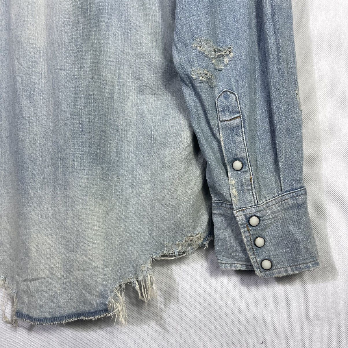 Japanese Brand × Wrangler Wrangler x Azul Distressed Design Denim Pearl Snap Shirt Size US L / EU 52-54 / 3 - 9 Thumbnail