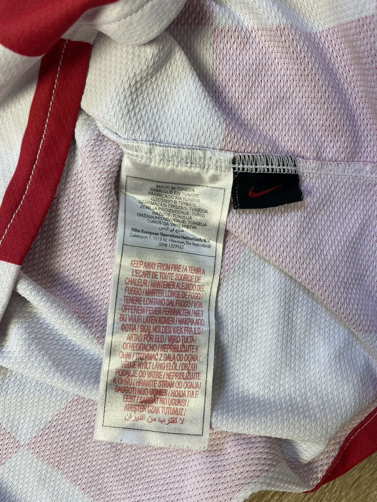Nike CROATIA 2008 2009 HOME FOOTBALL SHIRT SOCCER JERSEY NIKE Xl Size US XL / EU 56 / 4 - 6 Thumbnail