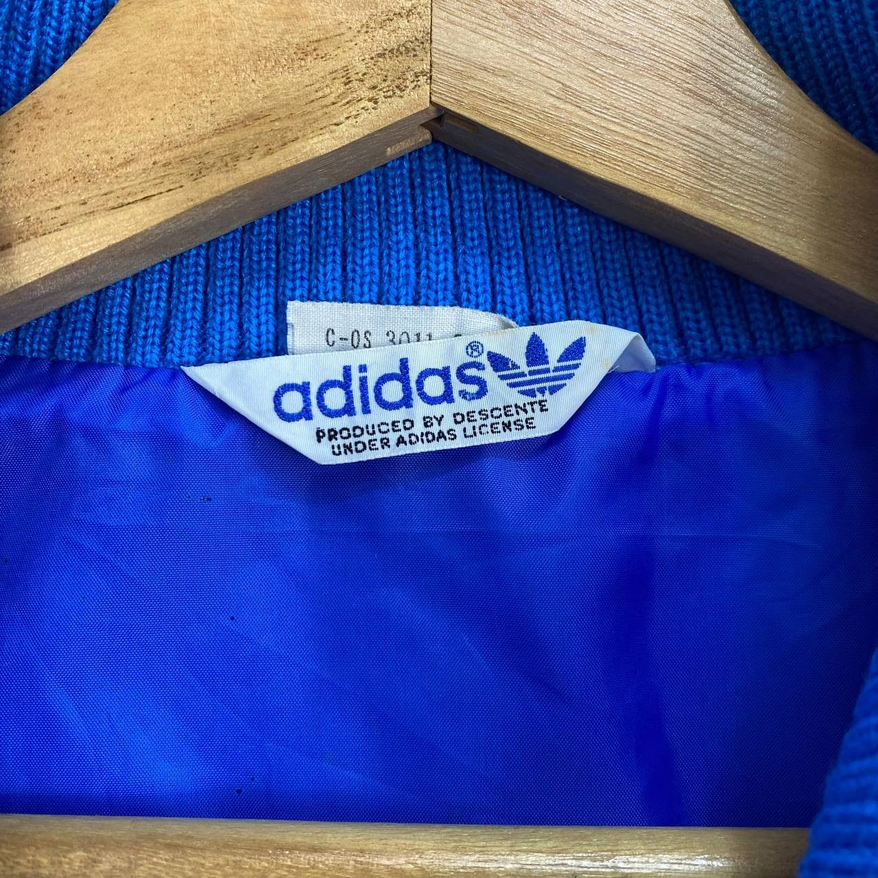 Adidas VINTAGE ADIDAS JAPAN NYLON BLUE STRIPED COLLAR HIDDEN HOOD Size US L / EU 52-54 / 3 - 4 Thumbnail