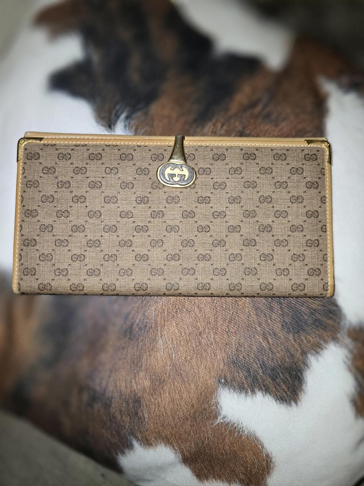 Gucci Rare Vintage Gucci Leather Trifold Wallet Envelope Design Size ONE SIZE - 1 Thumbnail