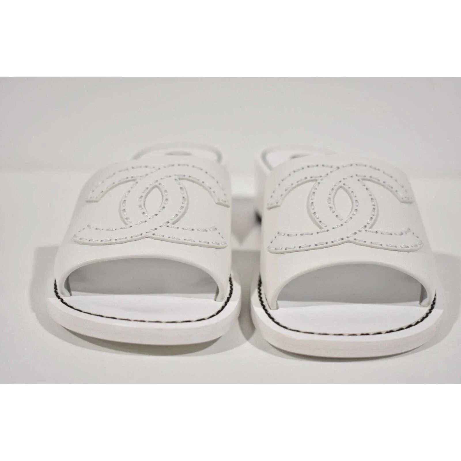 Chanel Chanel 22S White Calfskin Leather CC Logo Mules Slide Size US 10 / IT 40 - 6 Thumbnail