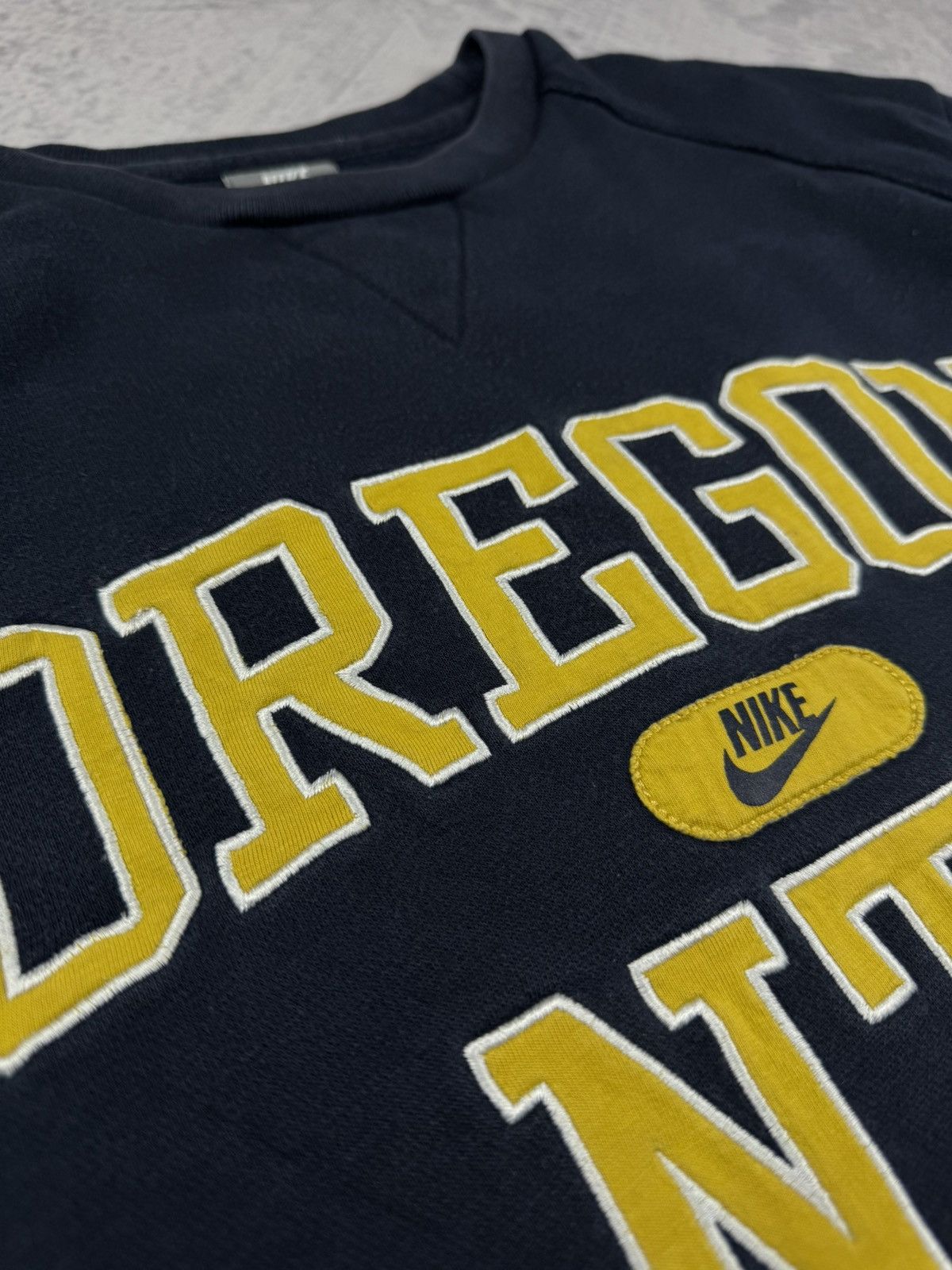 Nike × Vintage NIKE VINTAGE CENTER LOGO OVERSIZE BOXY SWEATSHIRT Size US XL / EU 56 / 4 - 4 Thumbnail