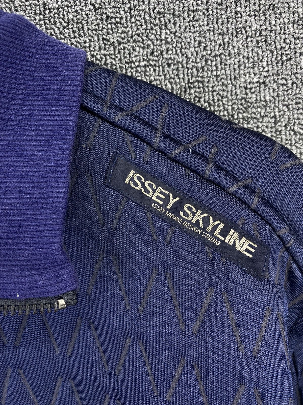 Issey Miyake × Vintage Vintage 80s Issey Miyake Skyline Reversible Bomber Jacket Size US L / EU 52-54 / 3 - 20 Thumbnail