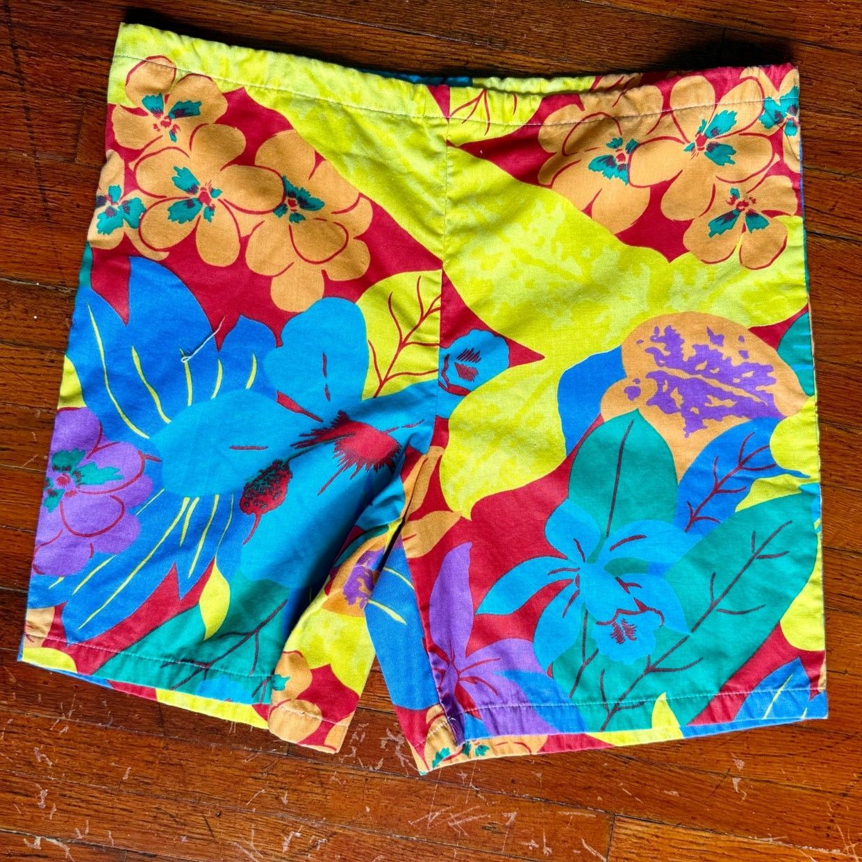 Vintage Vintage 70’s You Babes Red Orange Hawaiian Shorts XS Small Size US 34 / EU 50 - 1 Thumbnail