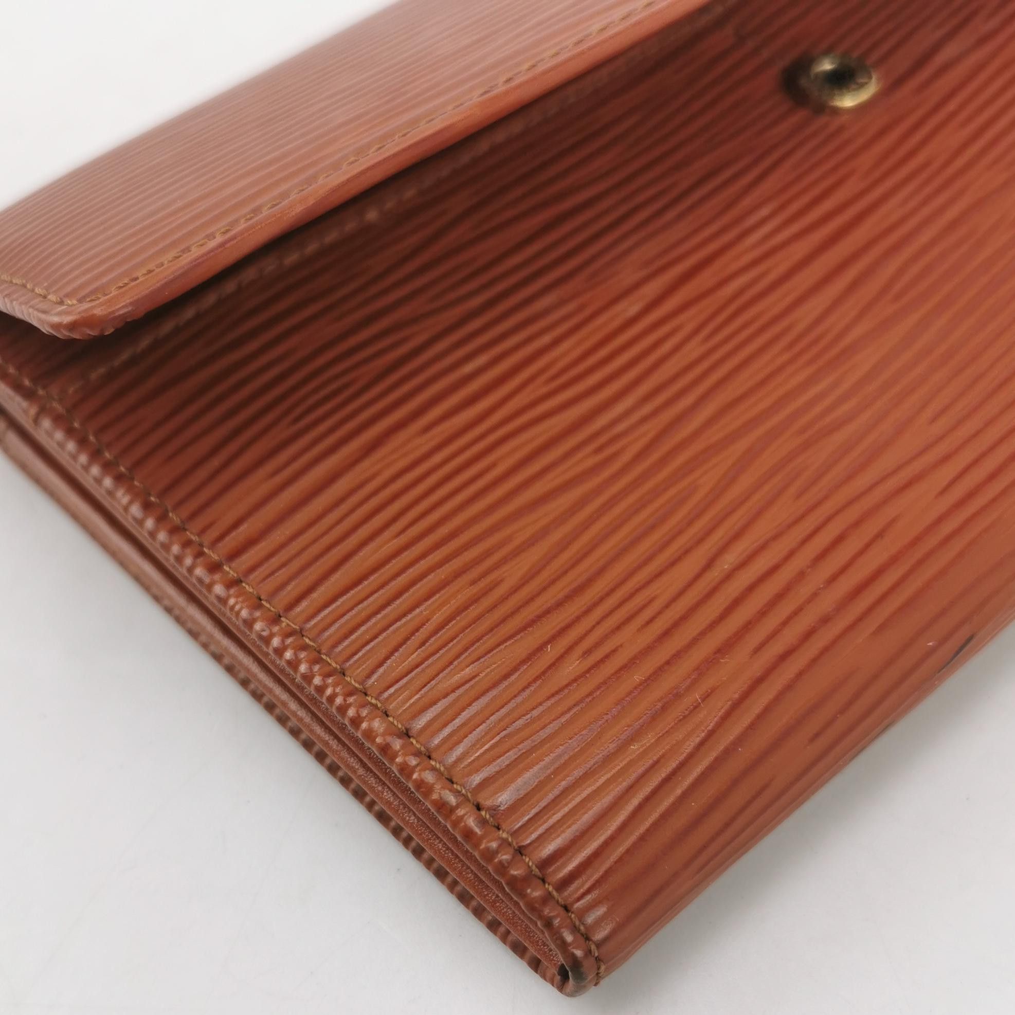 Louis Vuitton Louis Vuitton (LV) Cowhide Water Ripple Classic Temperament Size ONE SIZE - 3 Thumbnail