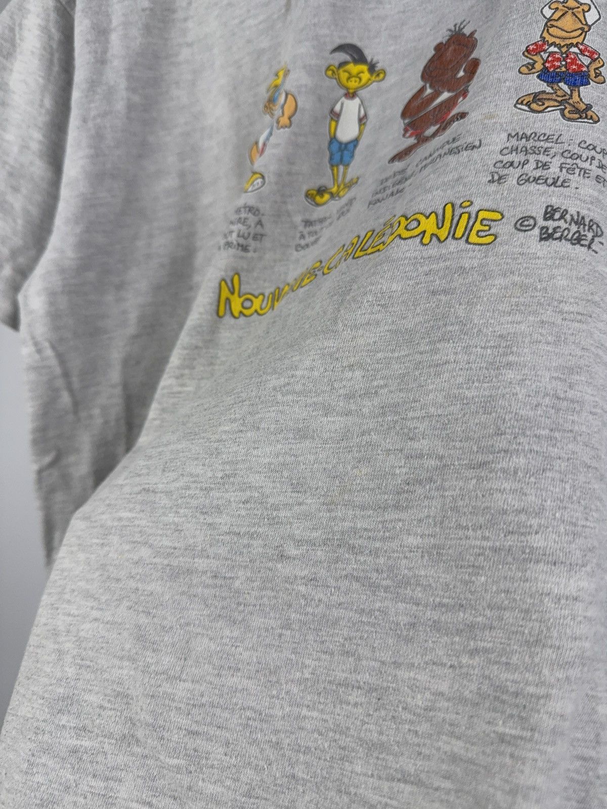 Vintage Humor 90s Nouvelle Caledonie Funny Tourist Cartoon T-Shirt Size US M / EU 48-50 / 2 - 6 Thumbnail
