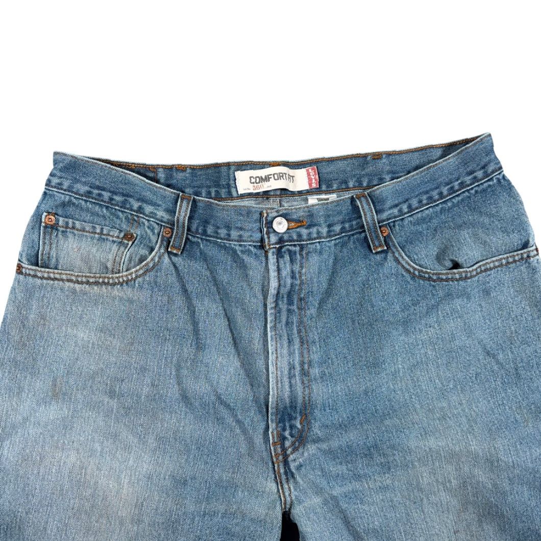 Levi's VINTAGE Levi's 560 Jeans Mens 38x30 Blue Medium Comfort Fit Tapered 90s Size US 38 / EU 54 - 3 Thumbnail