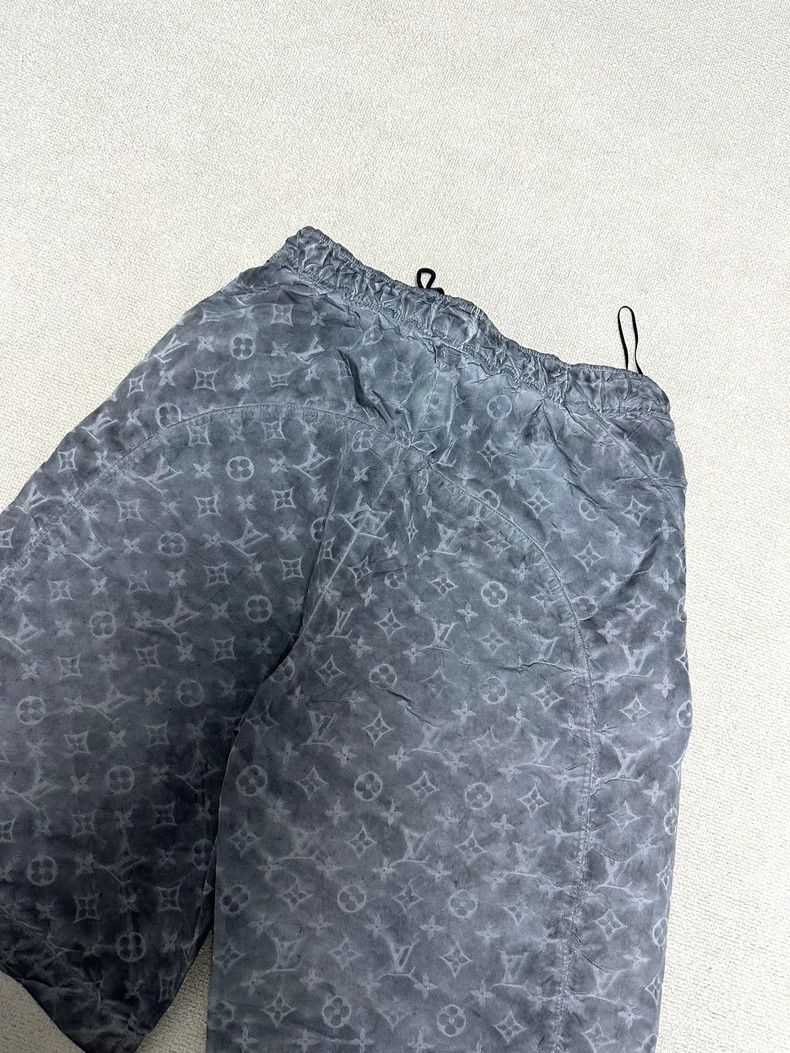 Louis Vuitton Louis Vuitton Metallic full-print shorts 2503-N Size US 34 / EU 50 - 3 Thumbnail