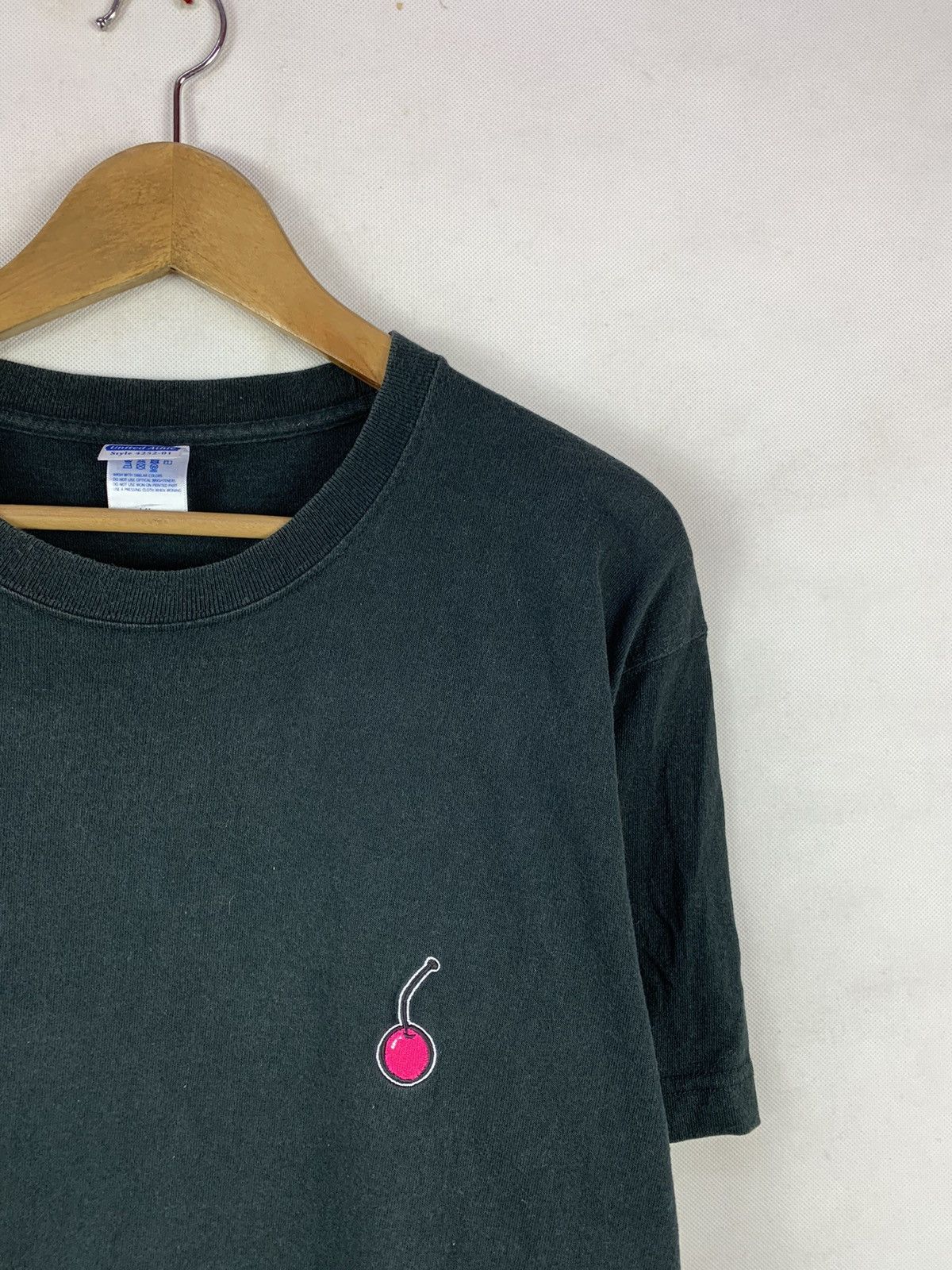 Japanese Brand Steals! Japanese Streetwear Brand Onirabi Cherry Tee Size US L / EU 52-54 / 3 - 6 Thumbnail